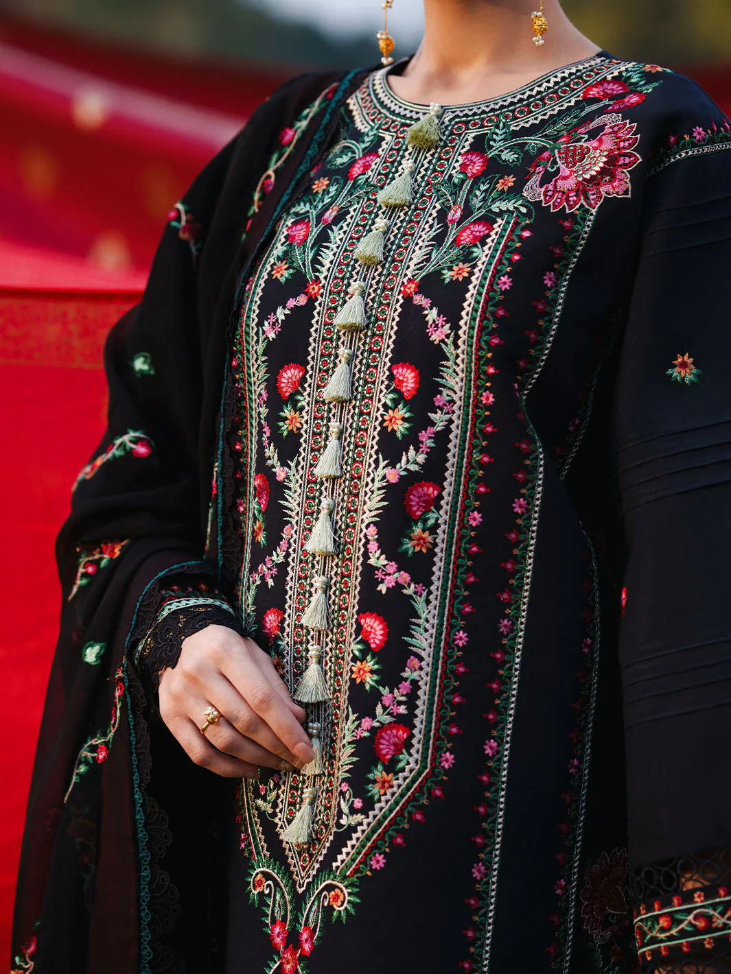 Mahnur Gul Lawn – G-13 - Image 4