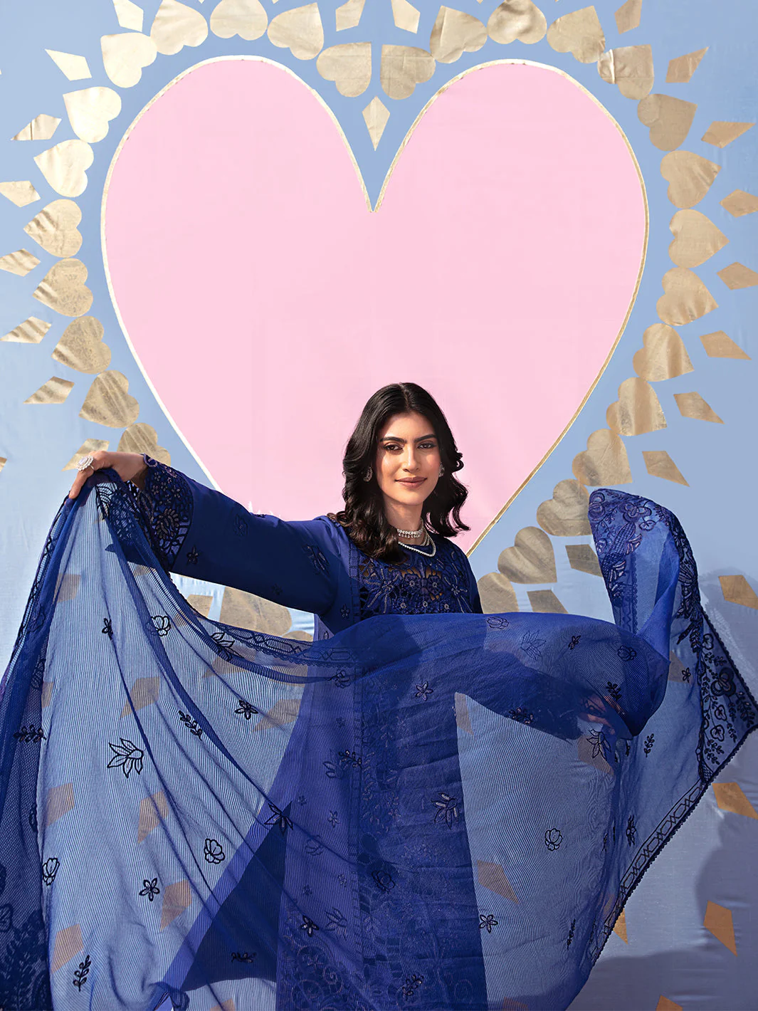Mahnur Husn-e-Jahan Luxury Lawn – Esme - Image 4