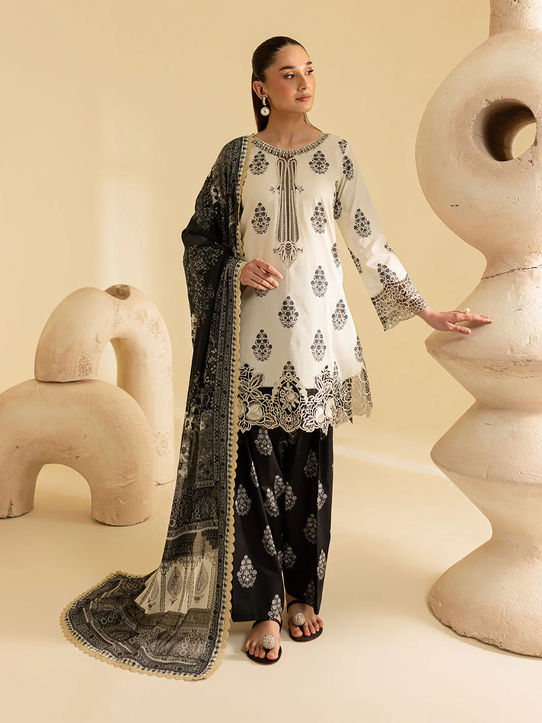 Mahnur Leila Printkari Lawn Edit – LP - 09 - Image 5