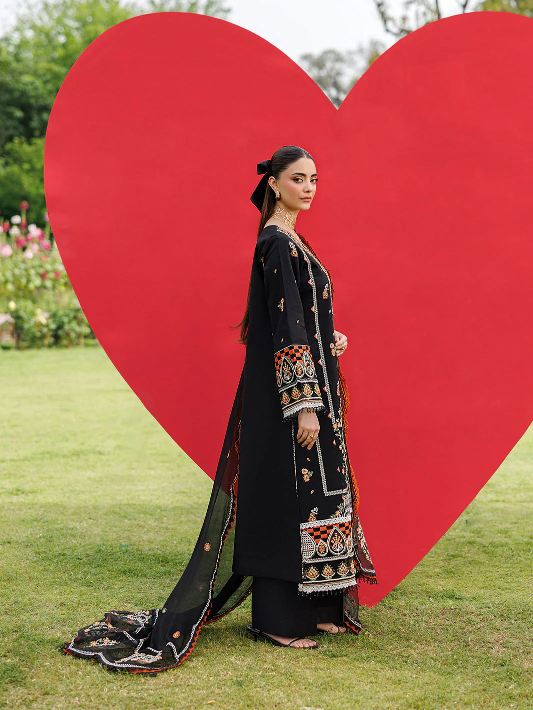 Mahnur Morbagh Luxury Lawn – M-11 - Image 3