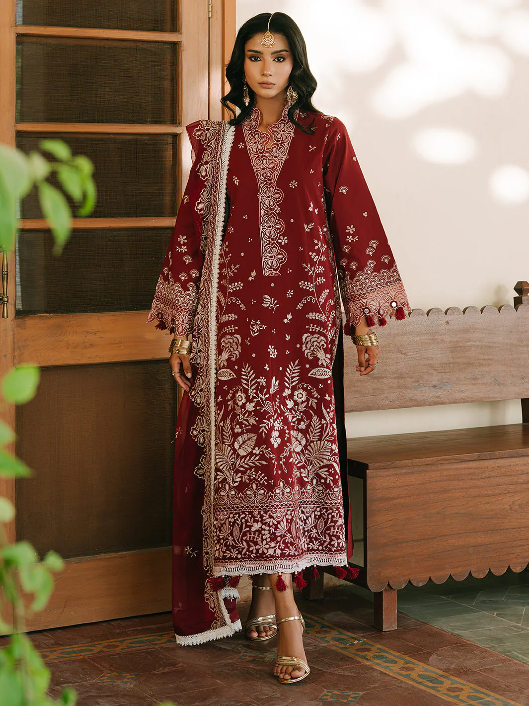 Mahnur Shanaya Luxury Lawn – Mehrosh
