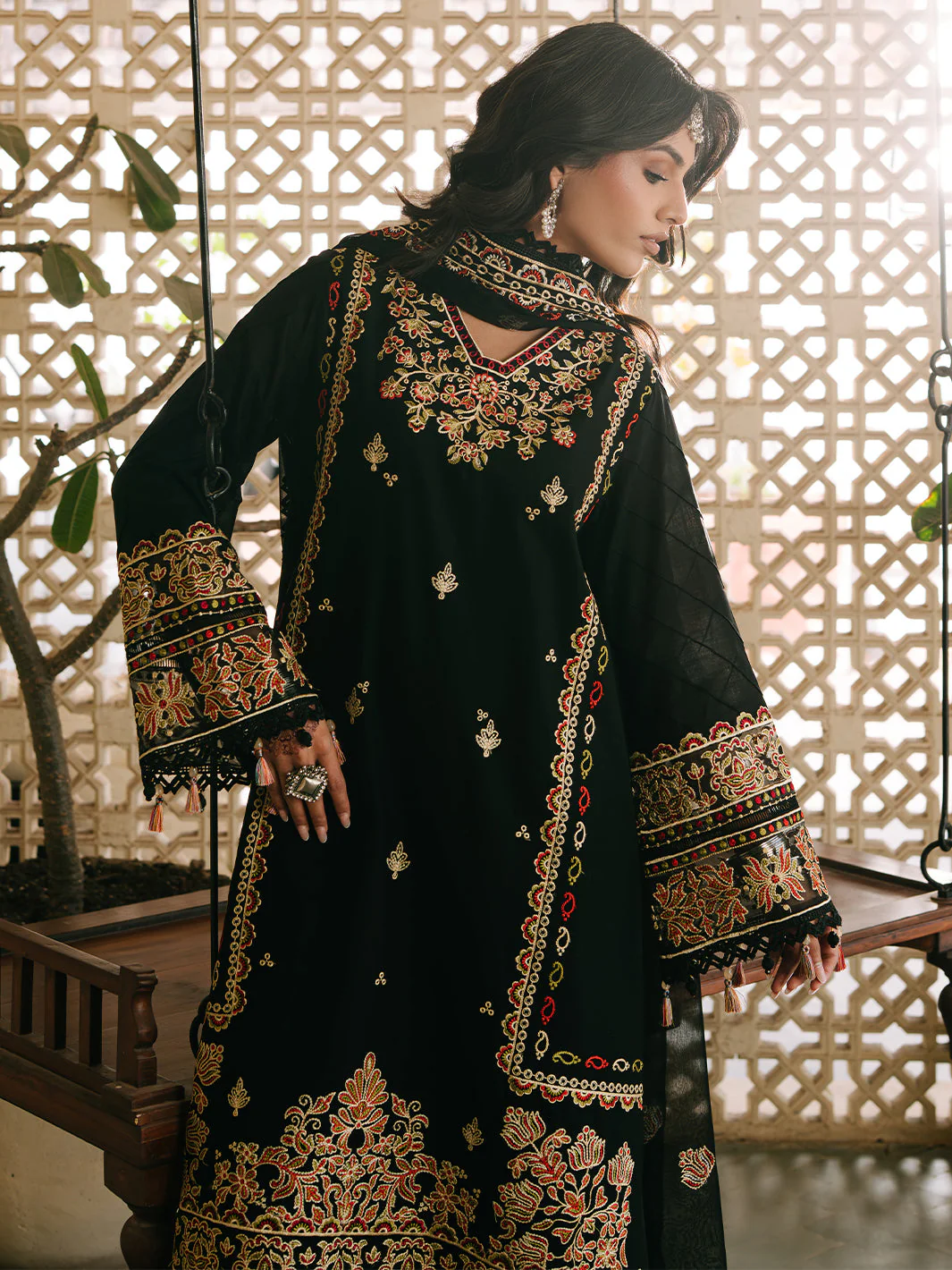 Mahnur Shanaya Luxury Lawn – Zehra - Image 7