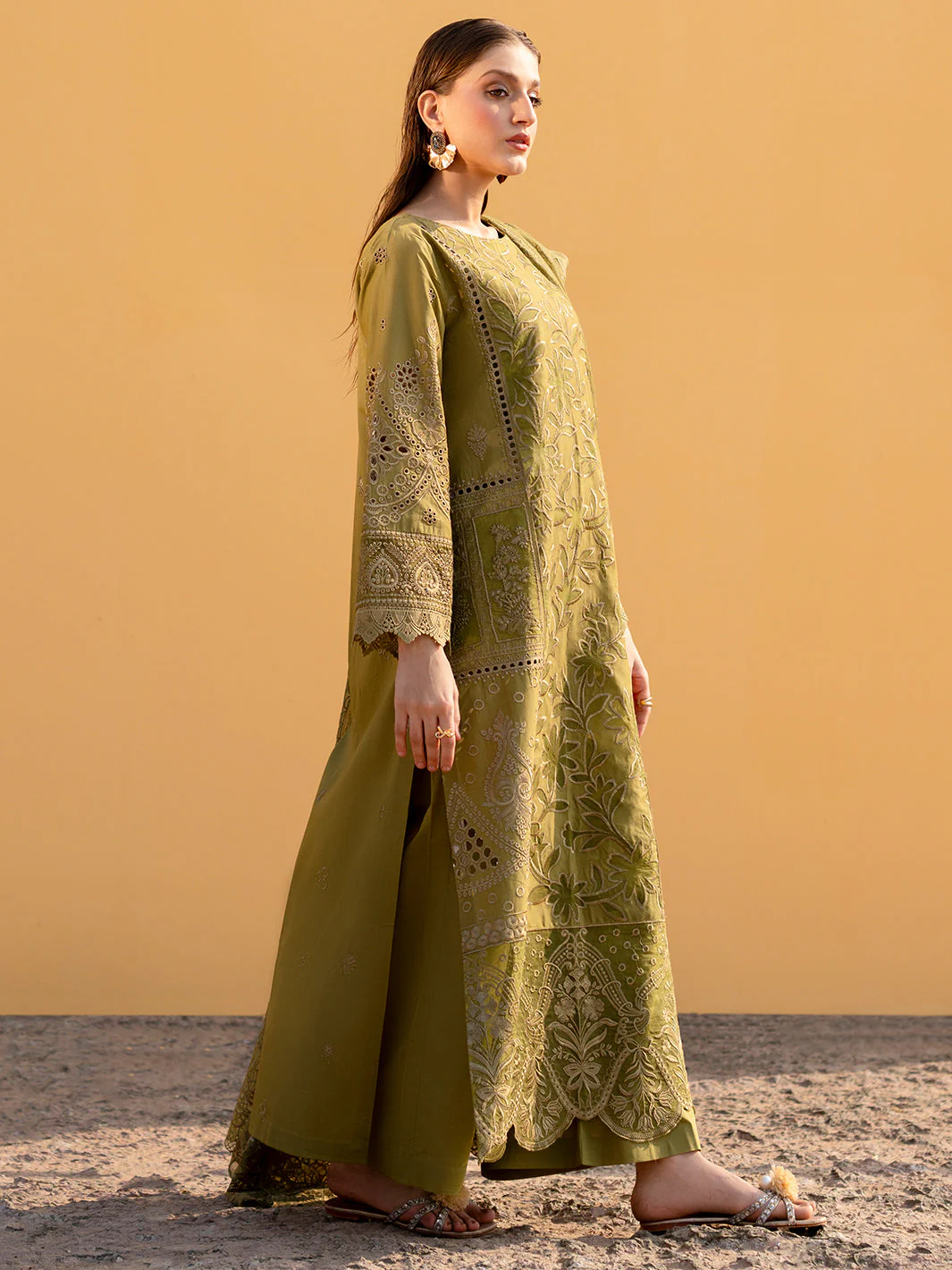 Mahnur Sirene Luxury Lawn – Adrienne - Image 10