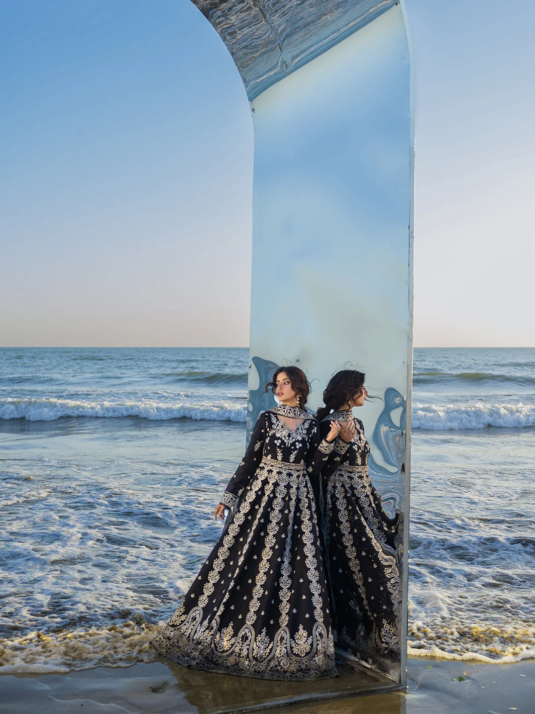 Mahnur Sirene Luxury Lawn – S-05 - Image 11