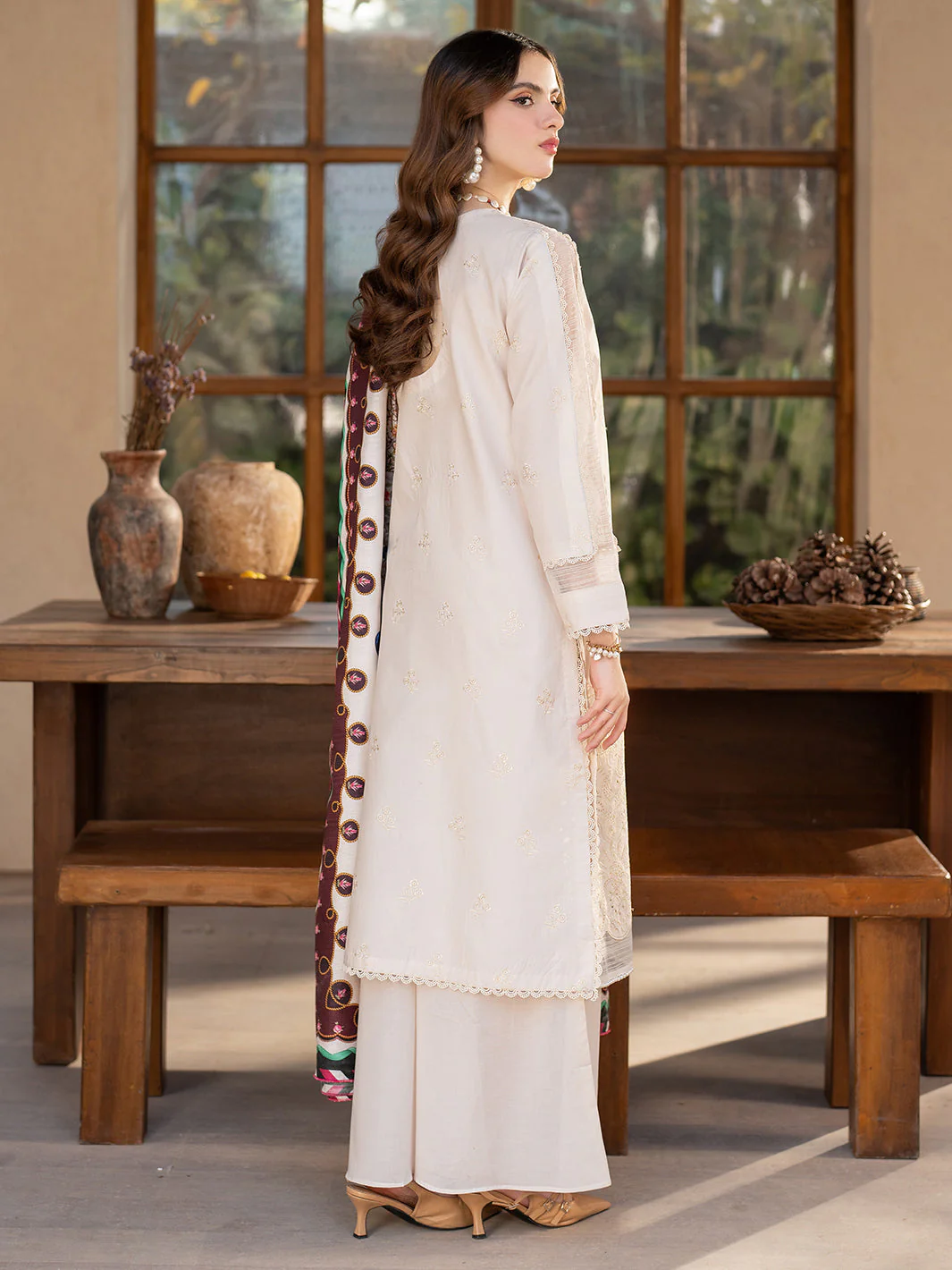Mahnur Stella Luxury Lawn – SL - 04 B - Image 3
