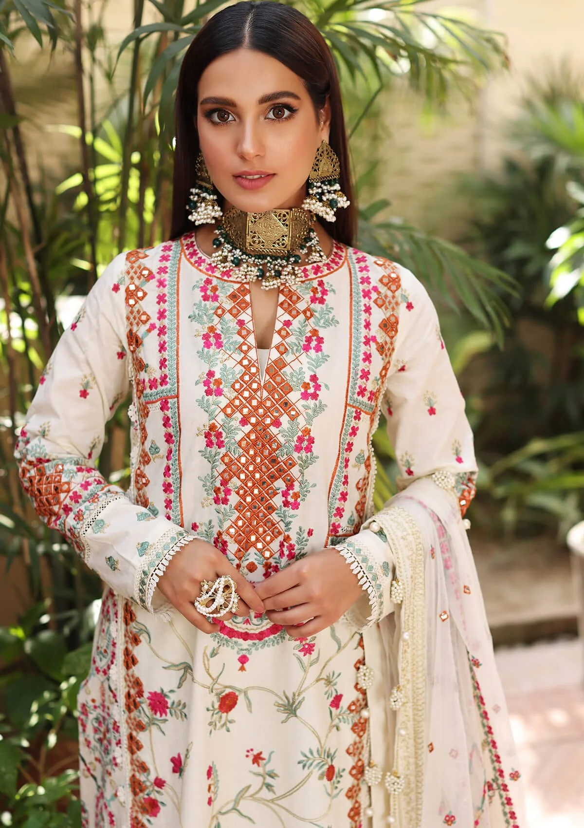 Manara X Kahf Luxury Lawn Eid Collection 2022 – KML 01A- GUL E CHANDNI - Image 3