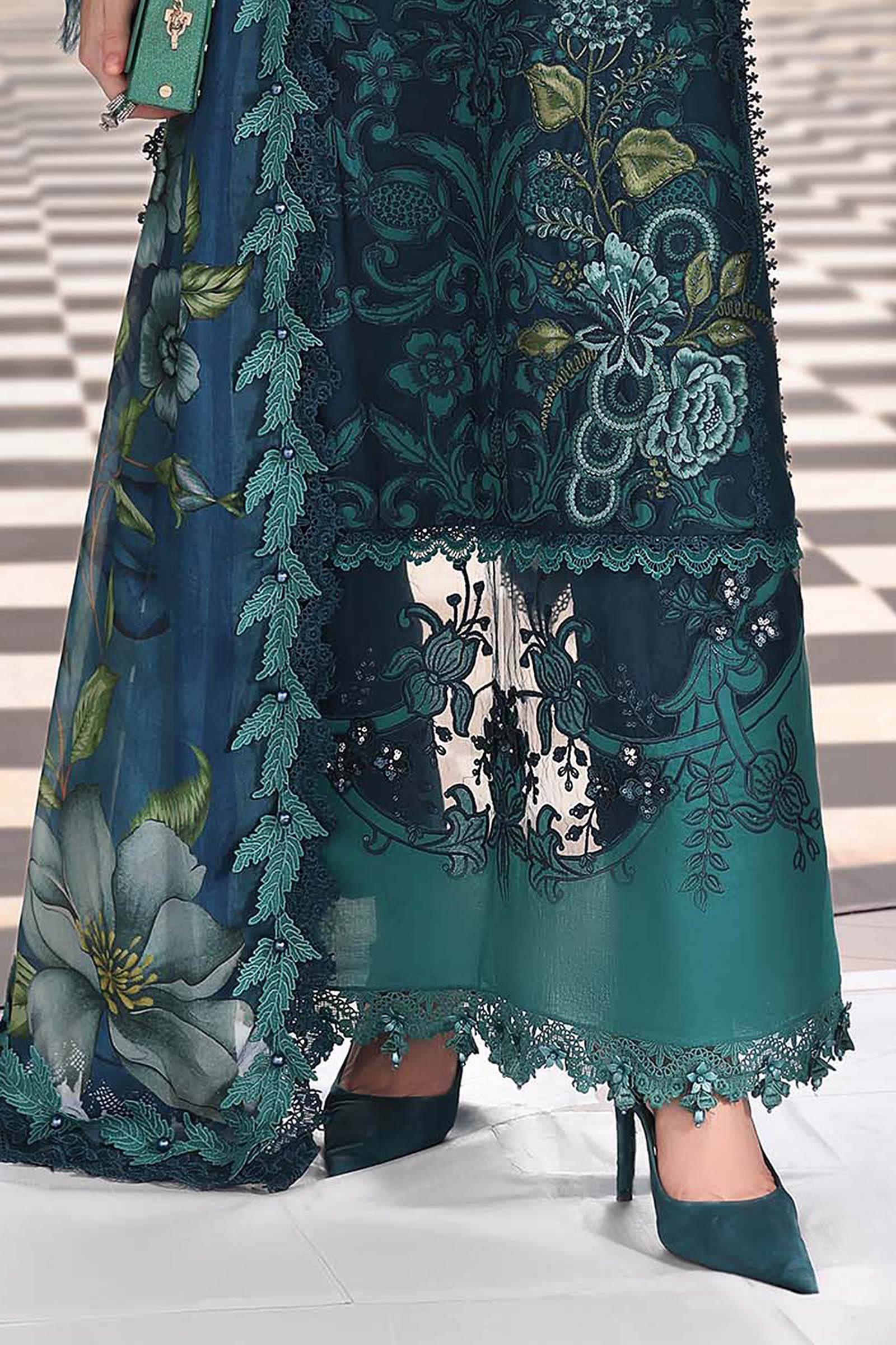 MARIA.B Eid Festive Luxury Lawn – EL26-06 - Image 7