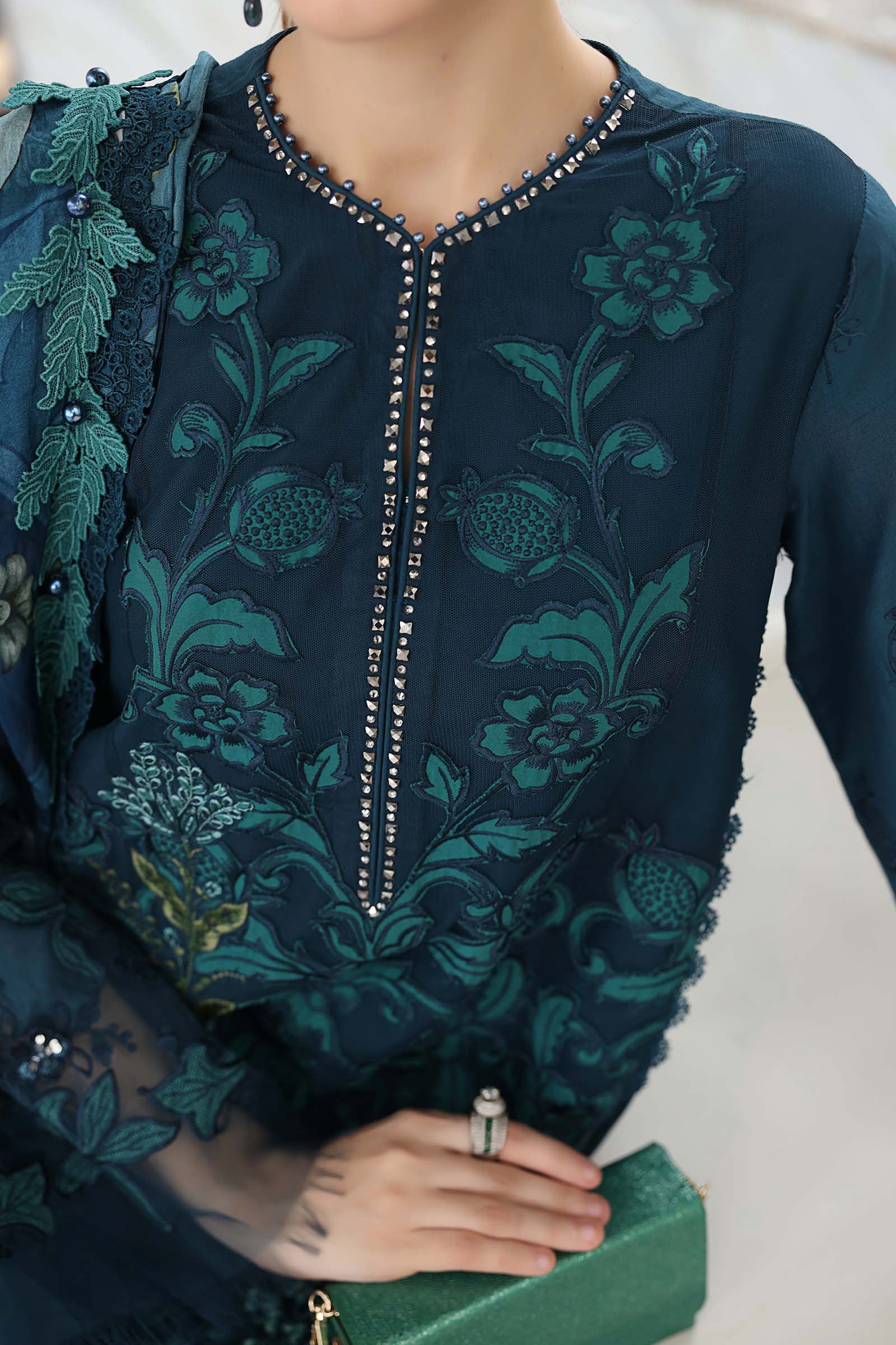 MARIA.B Eid Festive Luxury Lawn – EL26-06 - Image 8