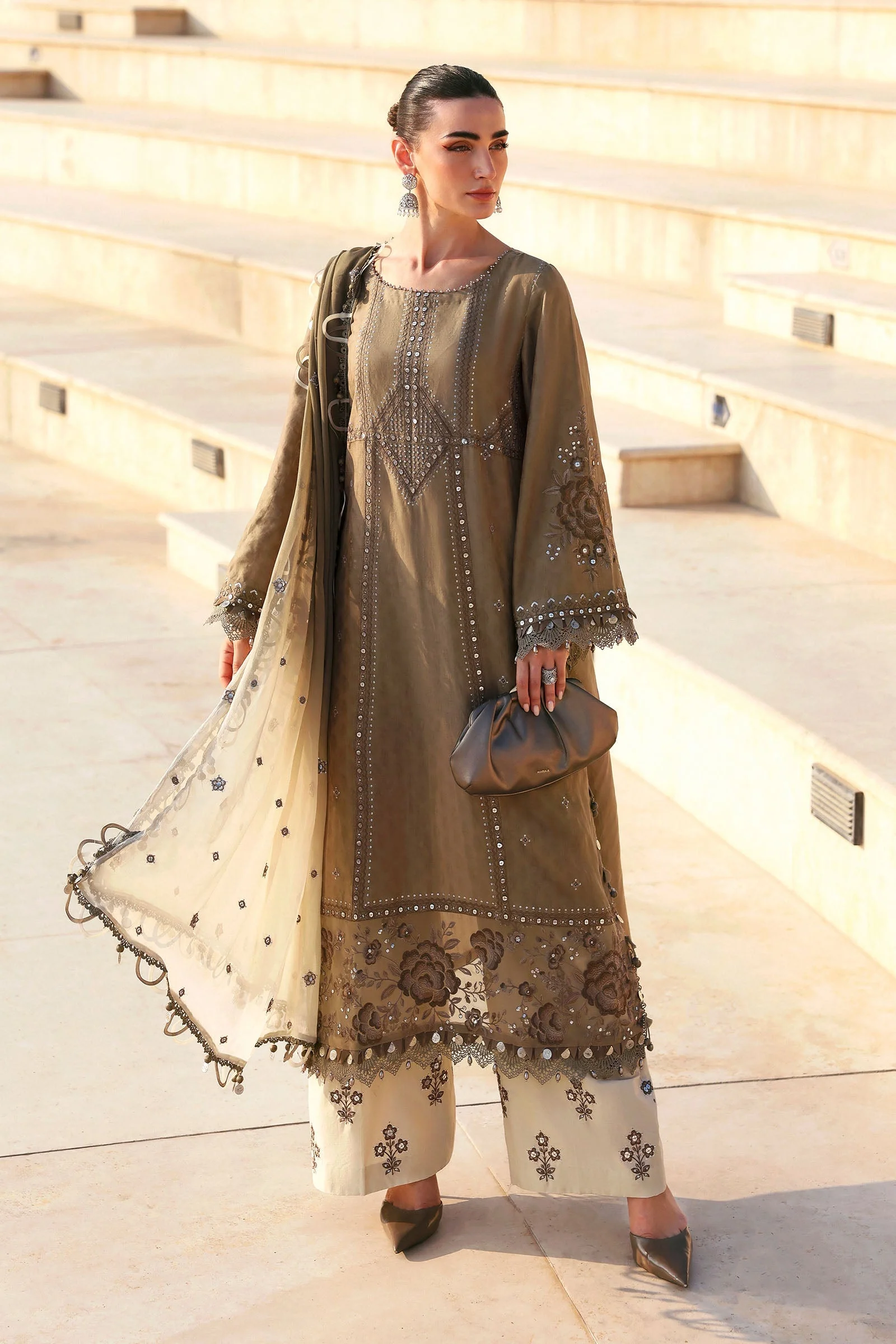 MARIA.B Eid Luxury Lawn – D2602A - Image 2