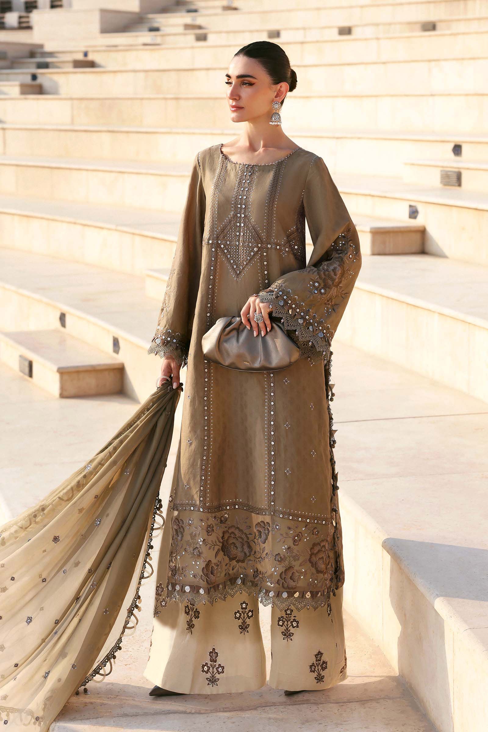 MARIA.B Eid Luxury Lawn – D2602A - Image 4