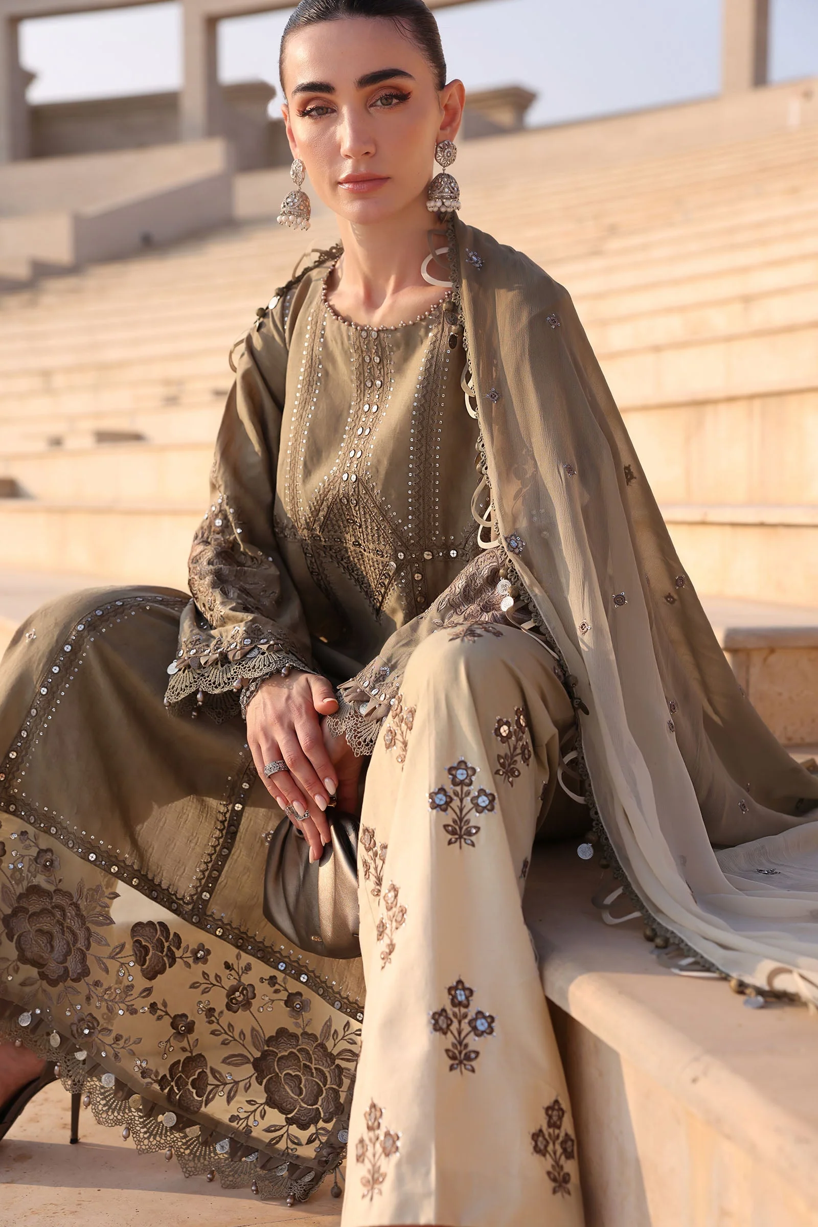 MARIA.B Eid Luxury Lawn – D2602A - Image 7