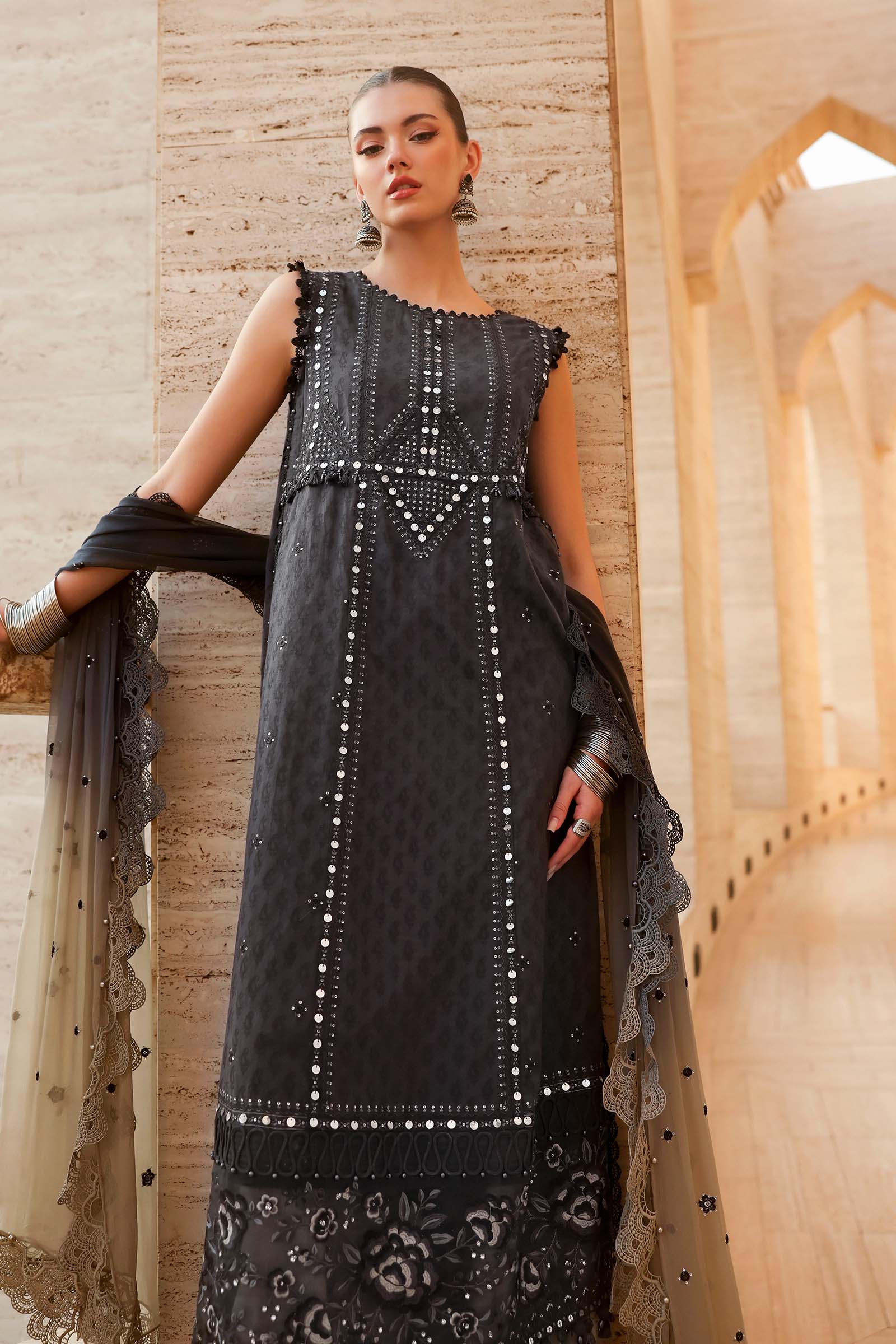 MARIA.B Eid Luxury Lawn – D2602B - Image 3