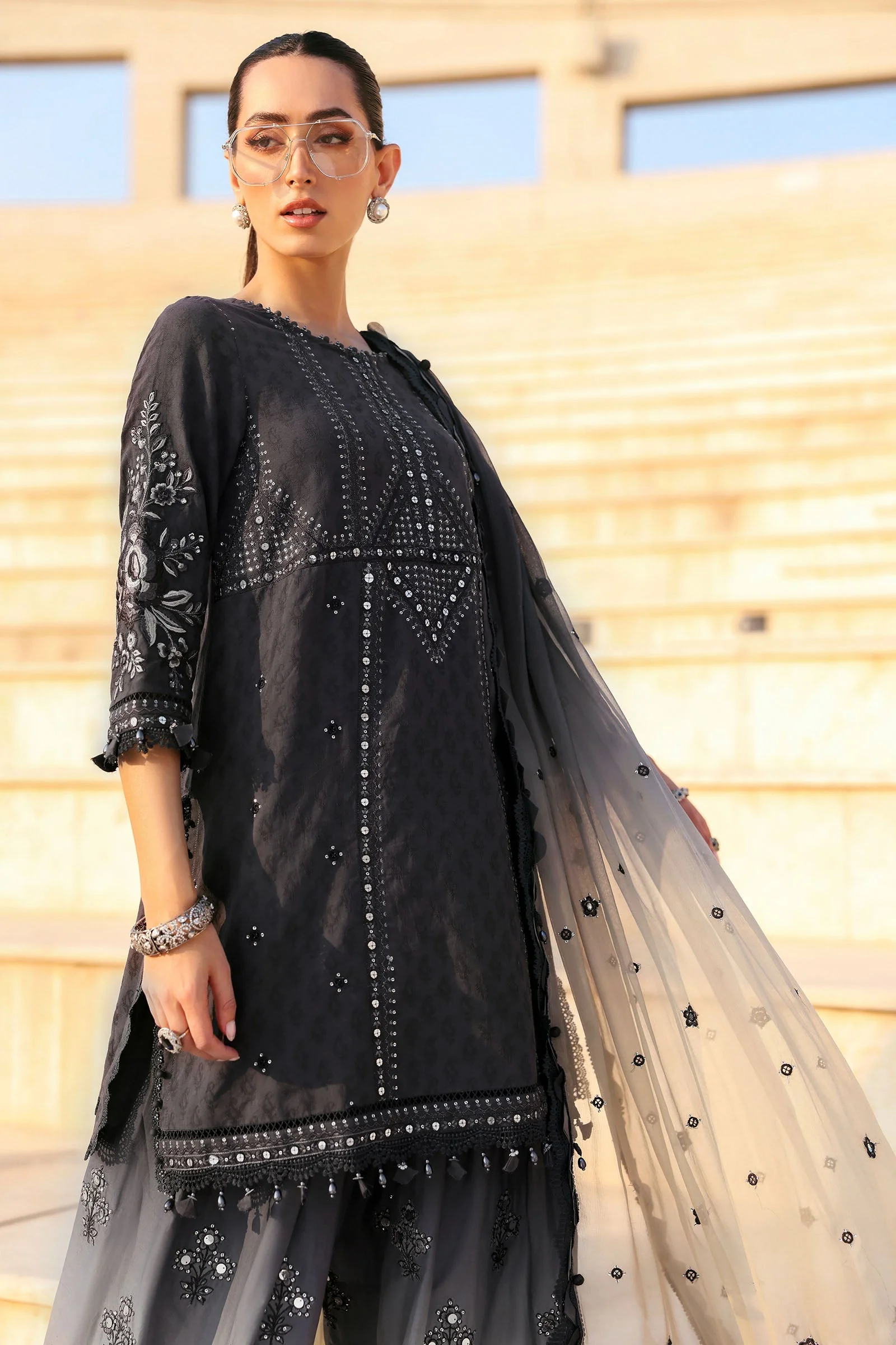 MARIA.B Eid Luxury Lawn – D2602B - Image 5