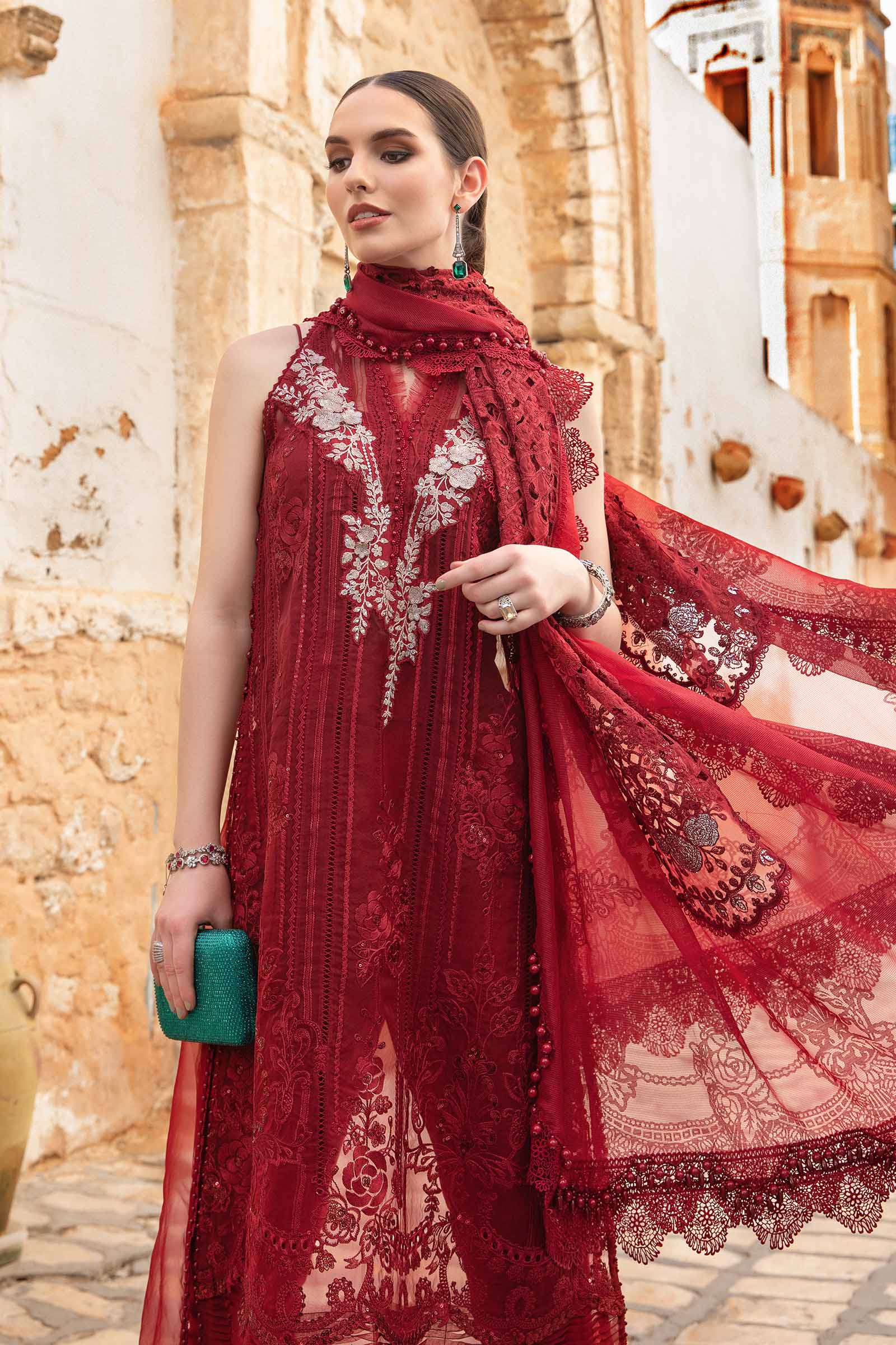 MARIA.B Luxury Lawn Collection 2024 – D-2401-B - Image 2