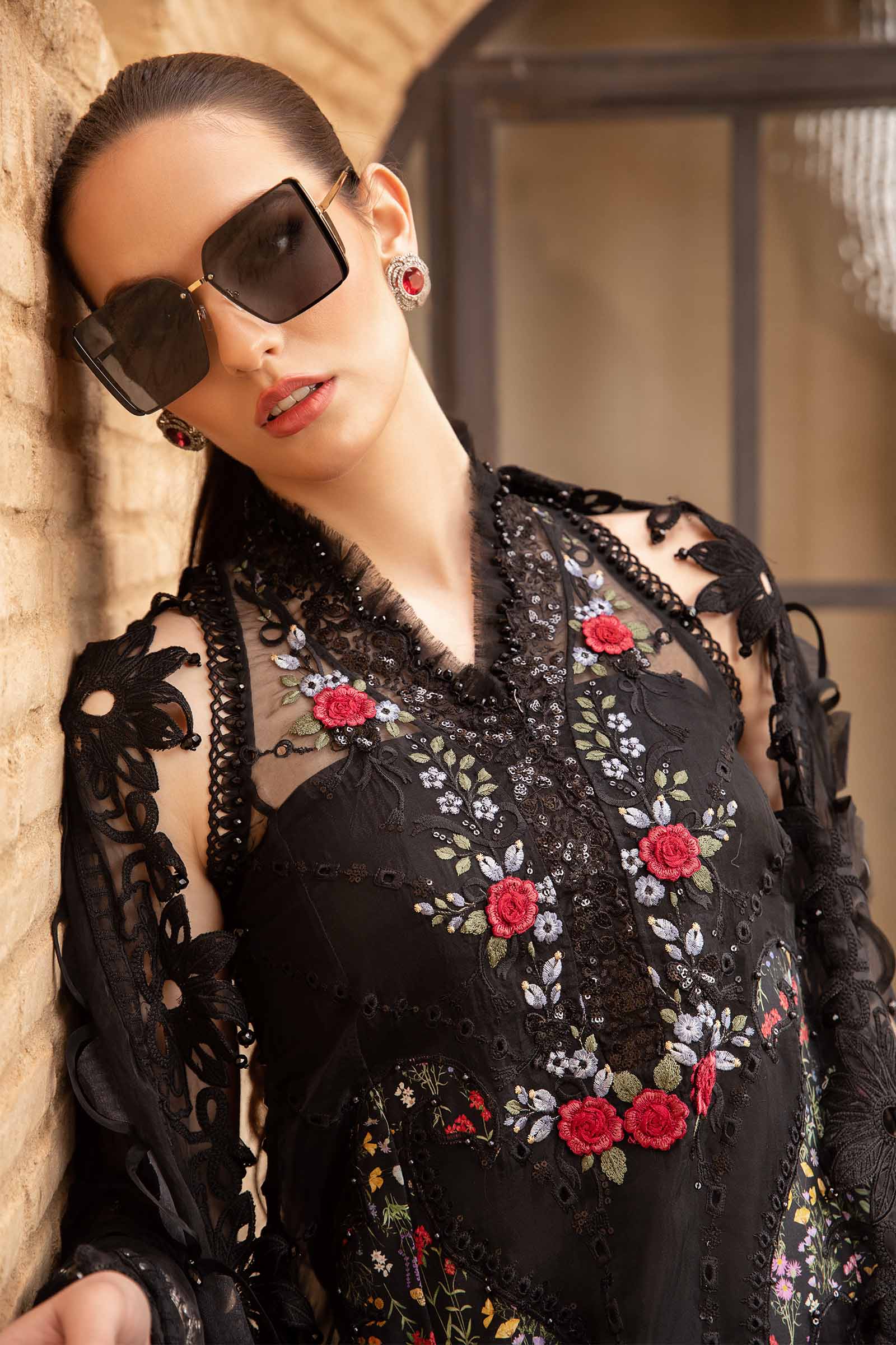 MARIA.B Luxury Lawn Collection 2024 – D-2405-B - Image 2