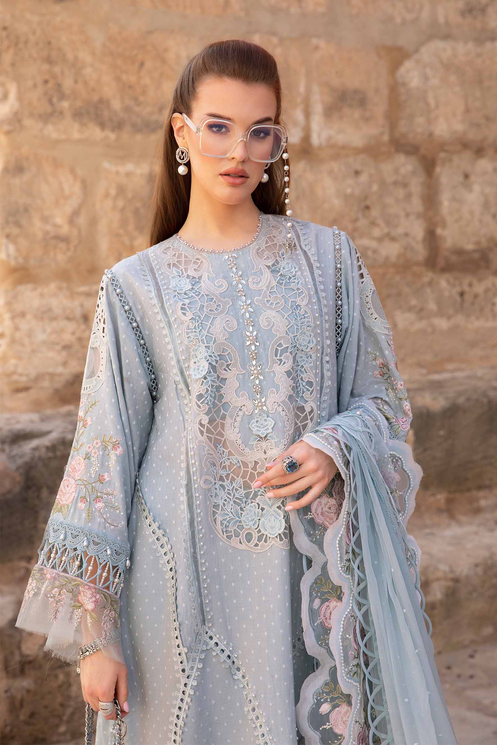 MARIA.B Luxury Lawn Collection 2024 – D-2410-B - Image 2