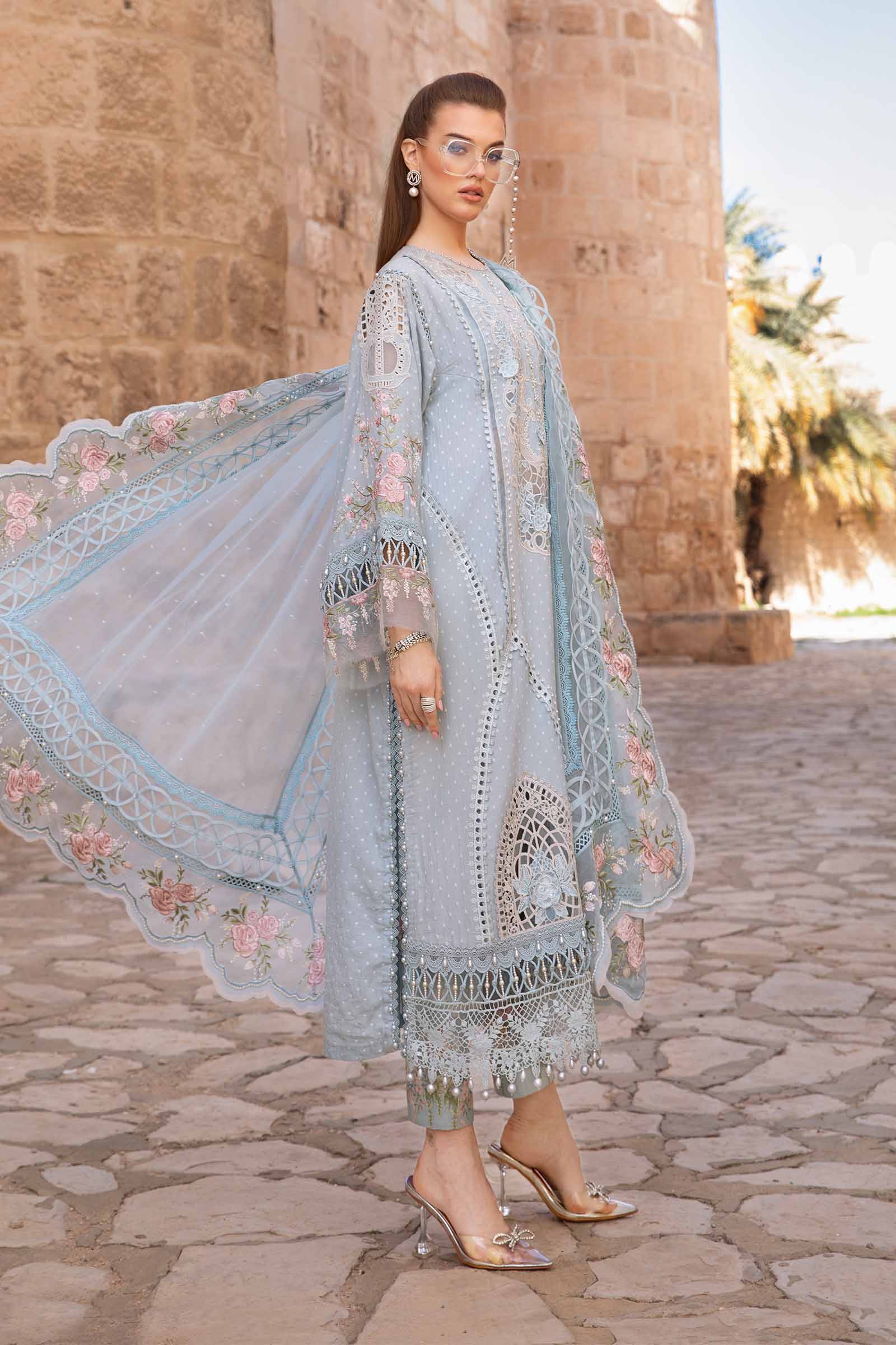 MARIA.B Luxury Lawn Collection 2024 – D-2410-B - Image 5