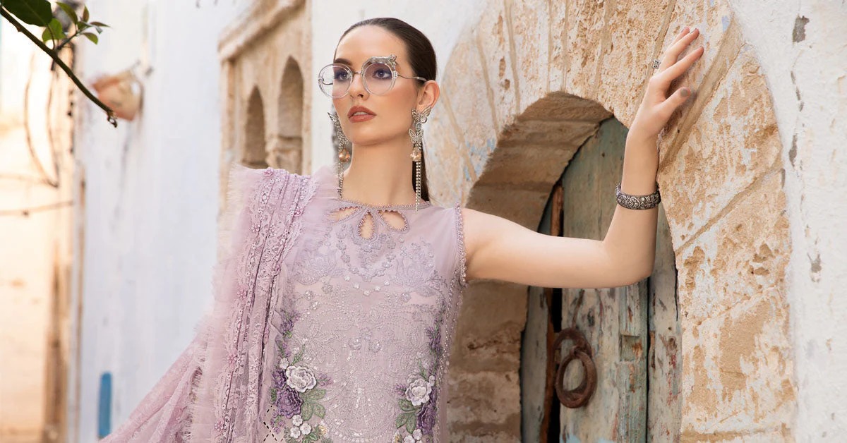 MARIA.B Luxury Lawn Collection 2024 – D-2411-B - Image 5