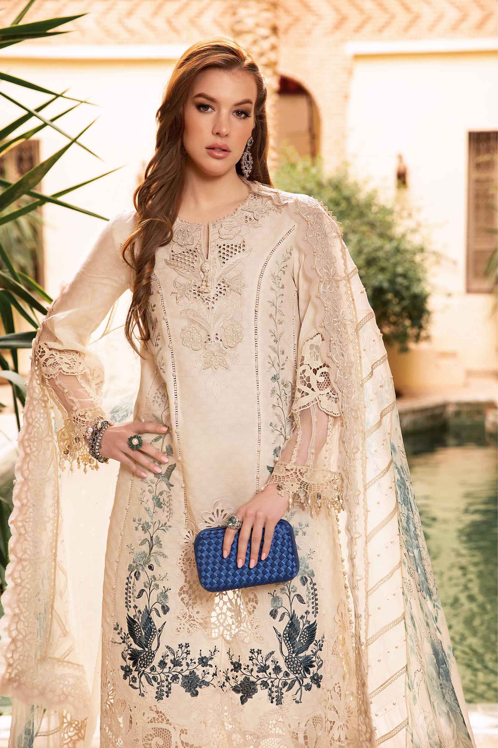 MARIA.B Luxury Lawn Collection 2024 – D-2414-B - Image 4