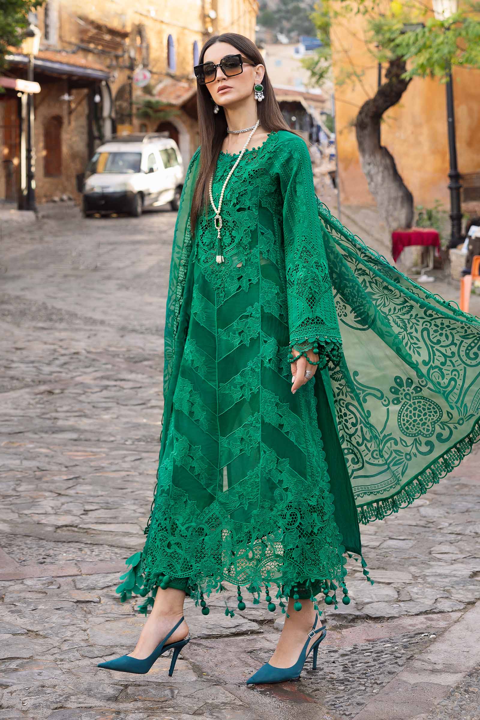 MARIA.B Luxury Lawn – Embroidered Lawn Suit | D-2508-B - Image 5