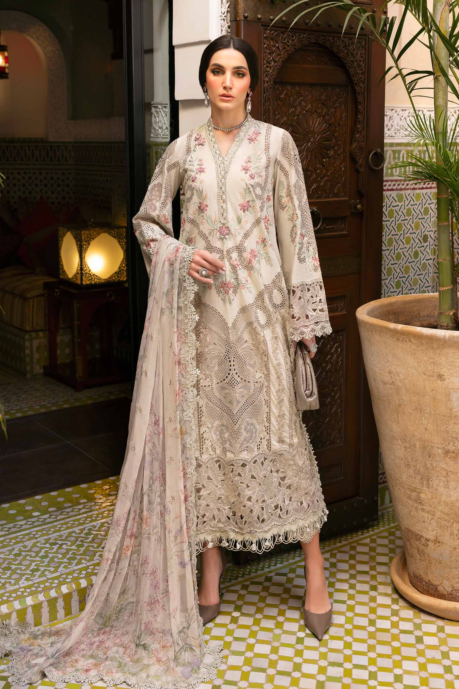 MARIA.B Luxury Lawn β Embroidered Lawn Suit | D-2514-B
