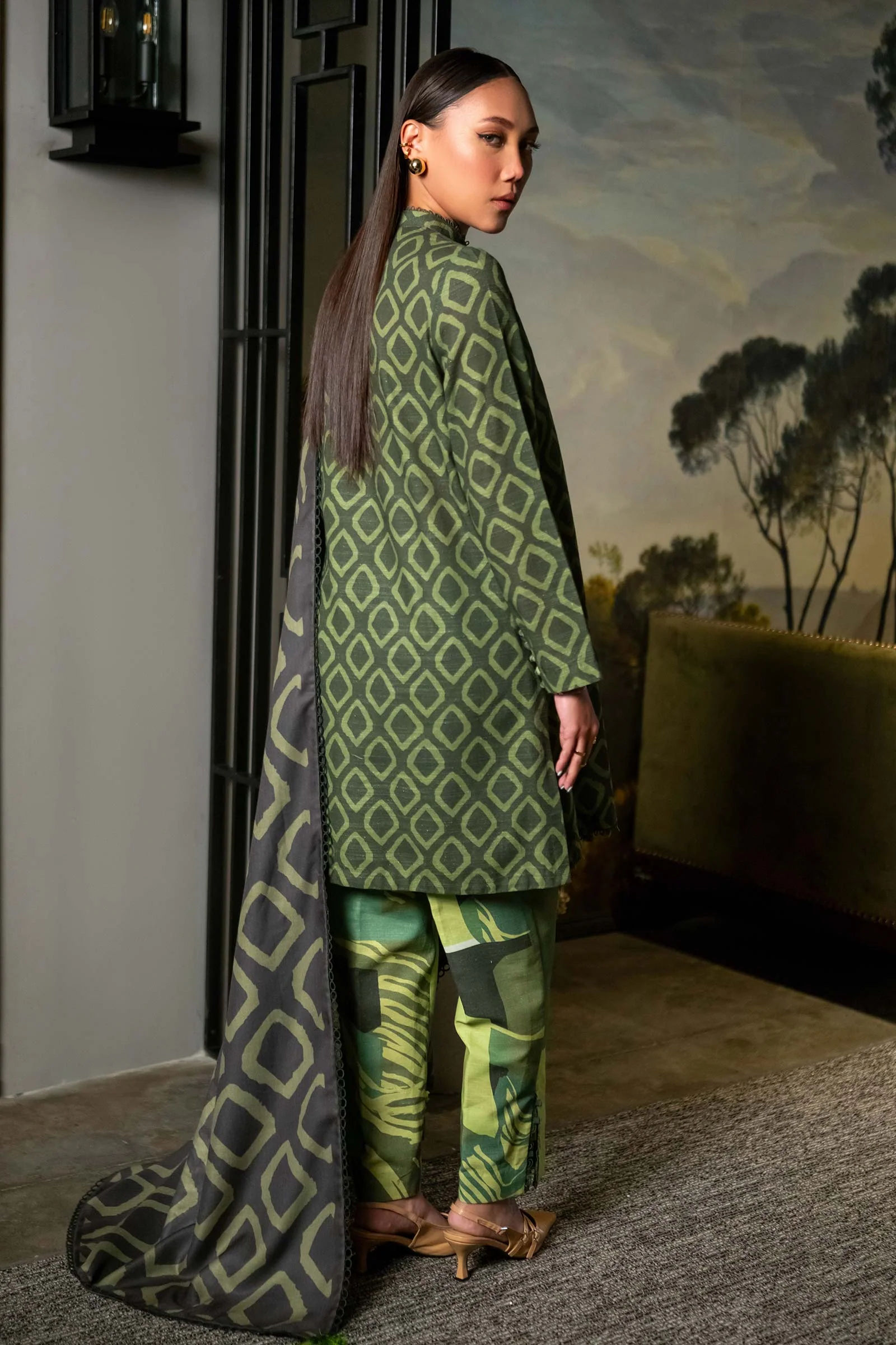 MARIA.B MBasics Winter Edition – Printed Khaddar Suit | 506-A - Image 6