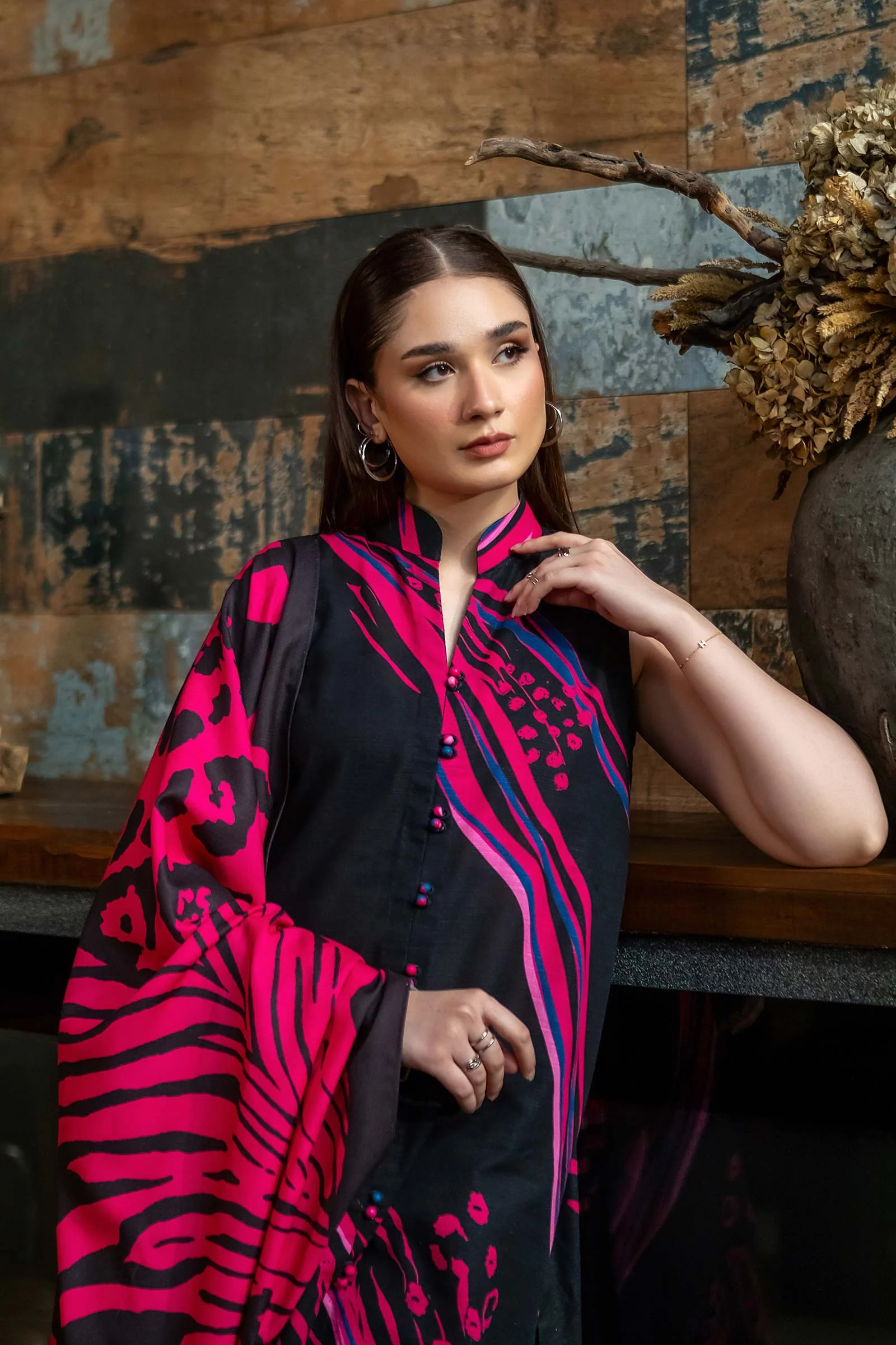 MARIA.B MBasics Winter Edition – Printed Khaddar Suit | 510-B - Image 3