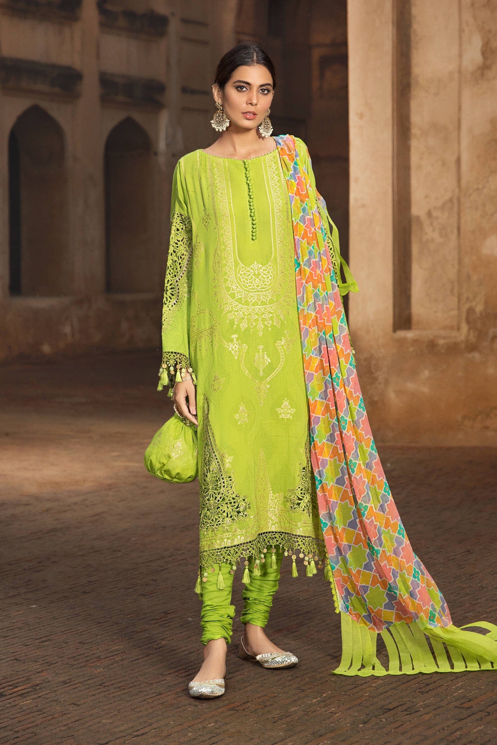 MARIA.B Mein Teri Aan Luxury Lawn Collection 2022 – D-2201-B - Image 2