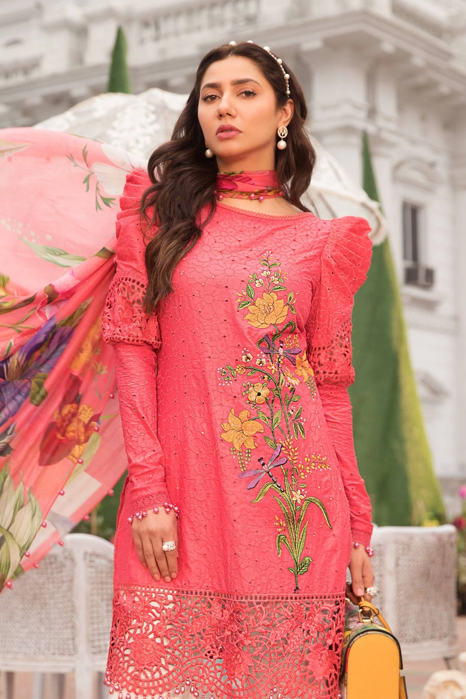 MARIA.B Mein Teri Aan Luxury Lawn Collection 2022 – D-2207-A - Image 4