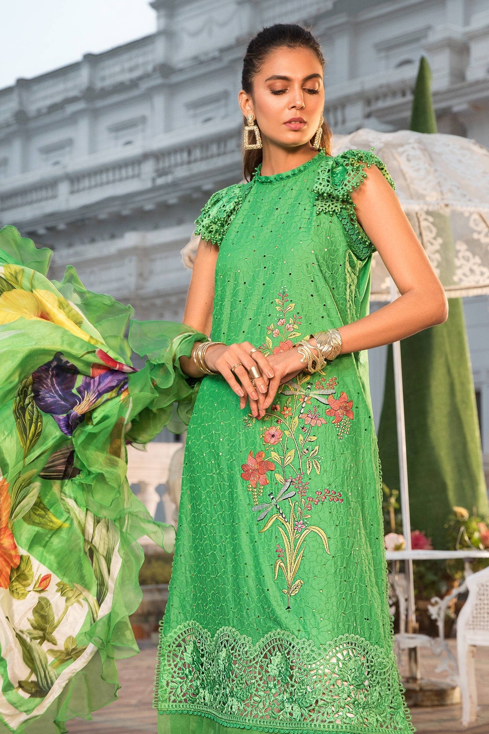 MARIA.B Mein Teri Aan Luxury Lawn Collection – D-2207-B - Image 3