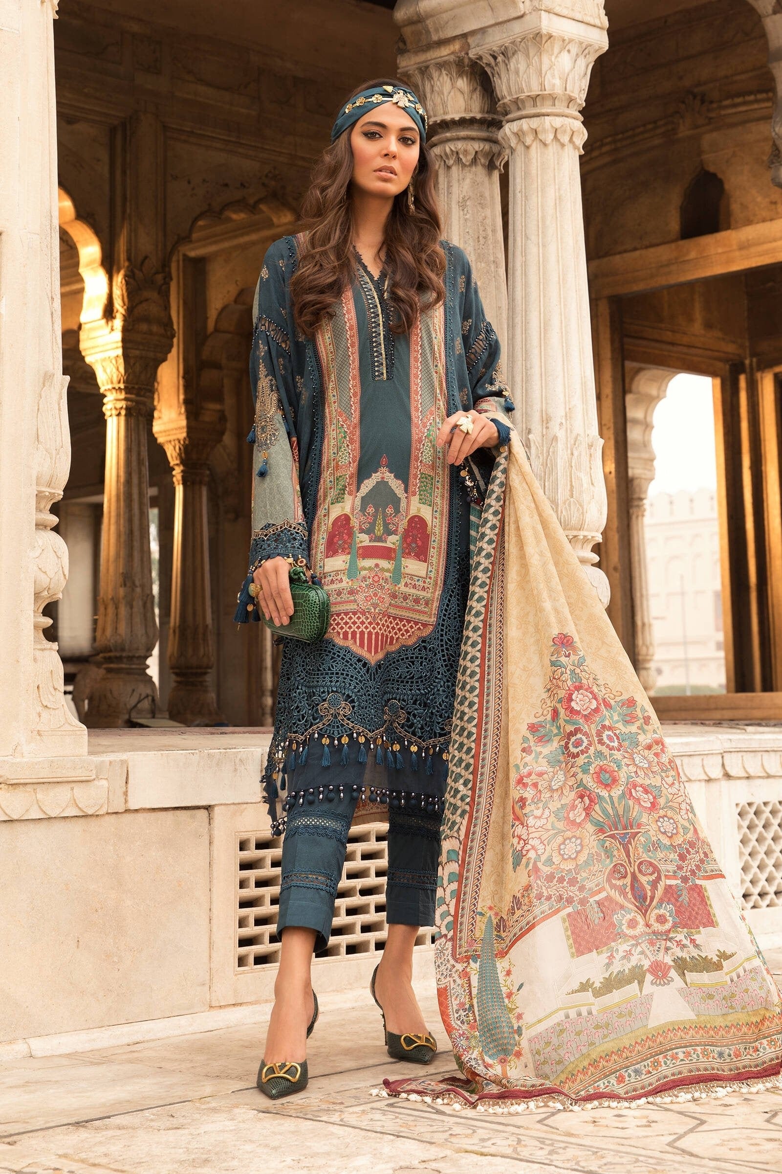 MARIA.B Mein Teri Aan Luxury Lawn Collection – D-2213-A - Image 4