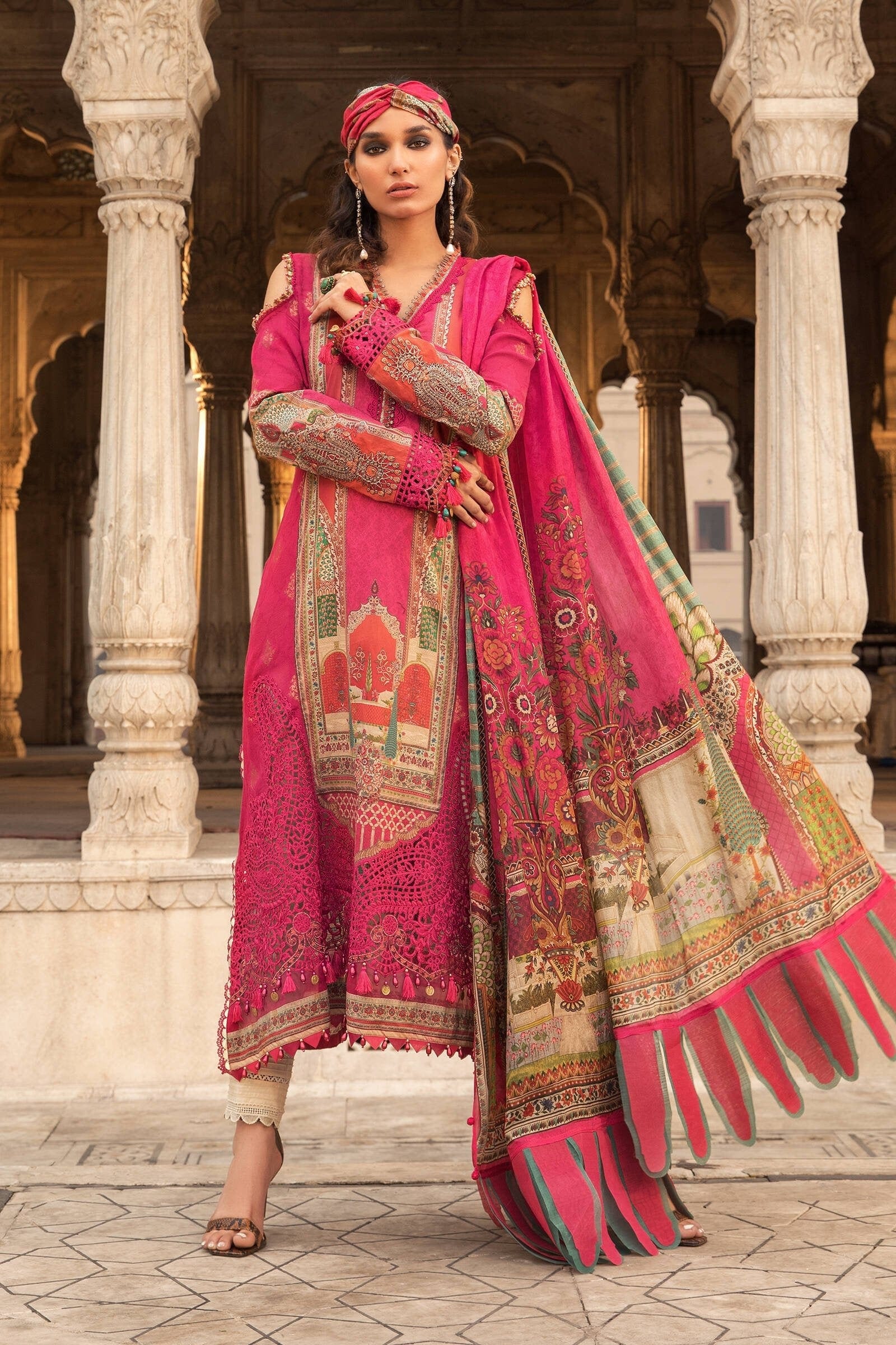 MARIA.B Mein Teri Aan Luxury Lawn Collection 2022 – D-2213-B