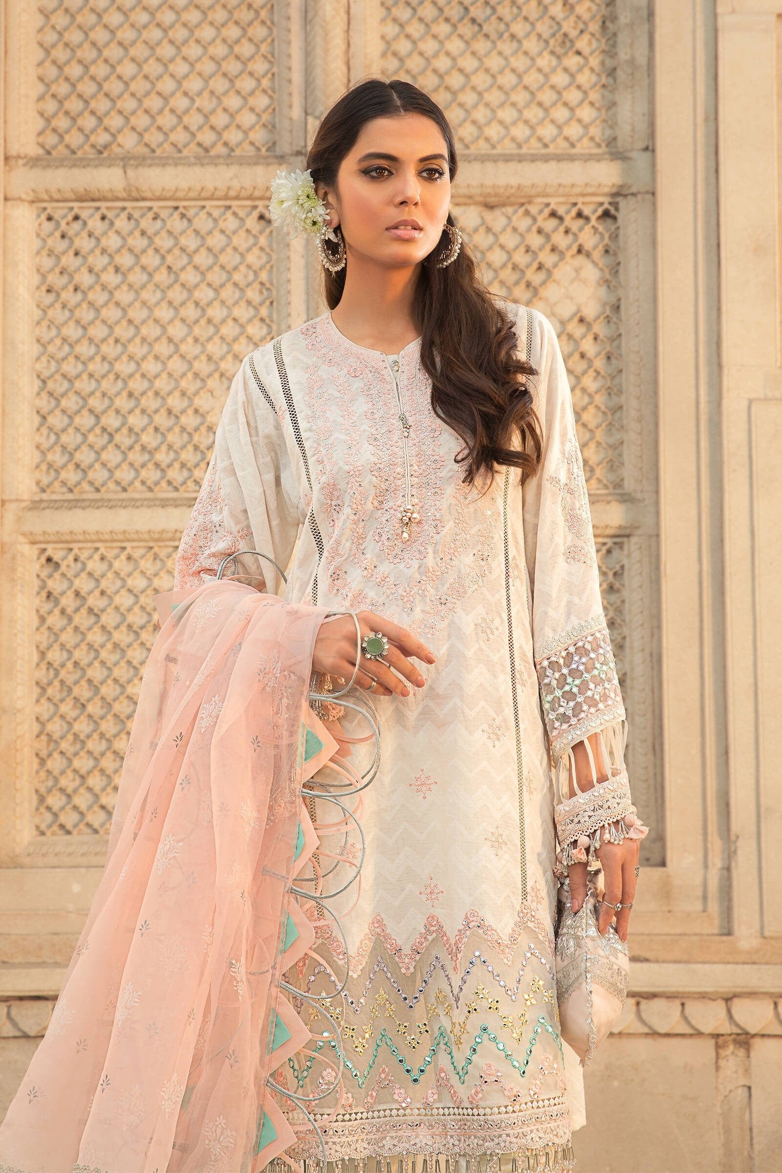 MARIA.B Mein Teri Aan Luxury Lawn Collection 2022 – D-2215-A - Image 3