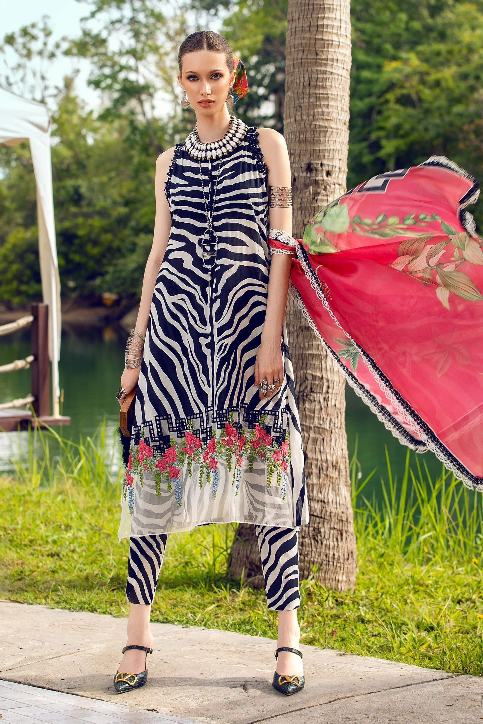 MARIA.B. Mprints Eid Lawn Collection 2022 – MPT-1407-A