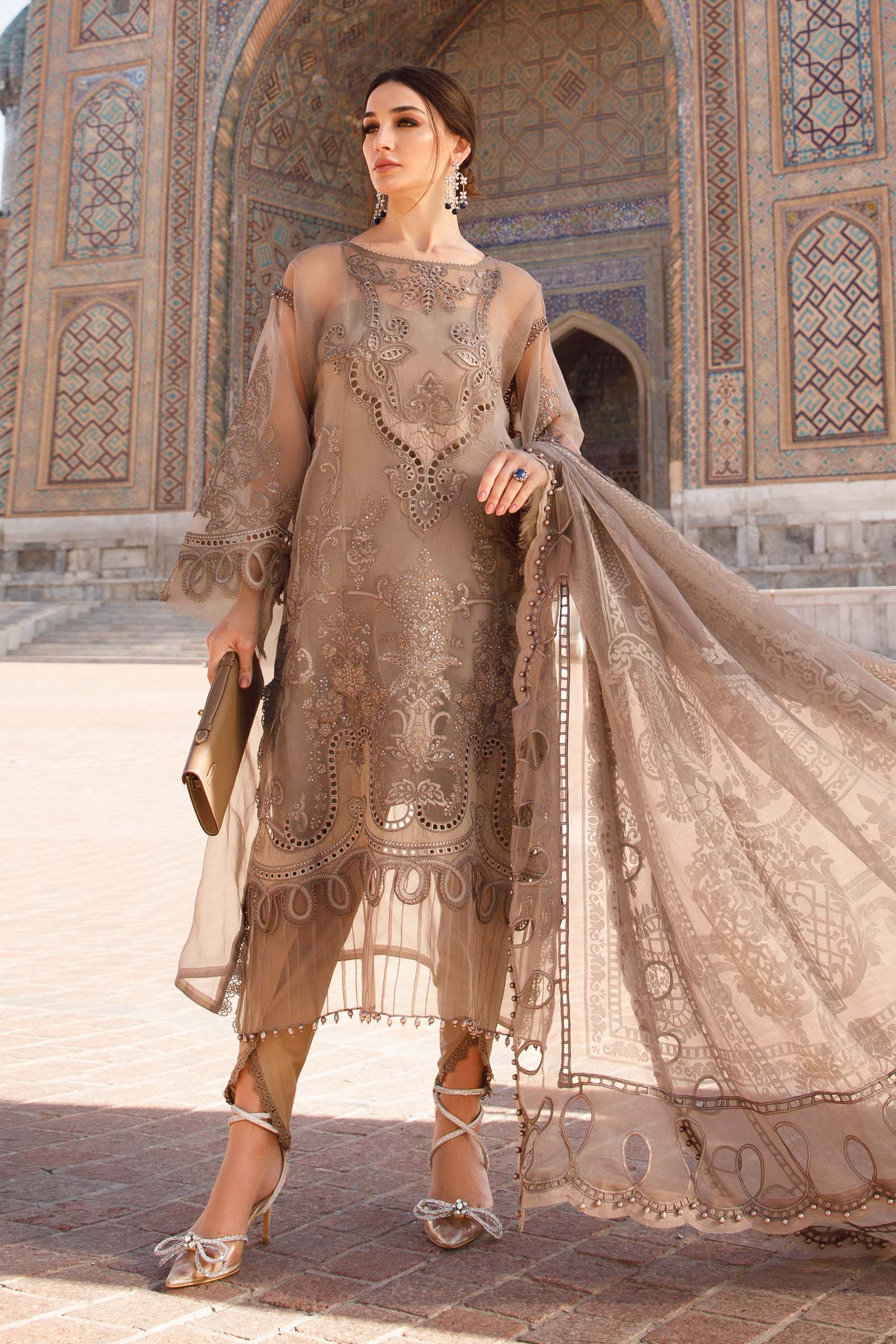 MARIA.B Luxury Lawn Collection 2023 – D-2303-B - Image 2