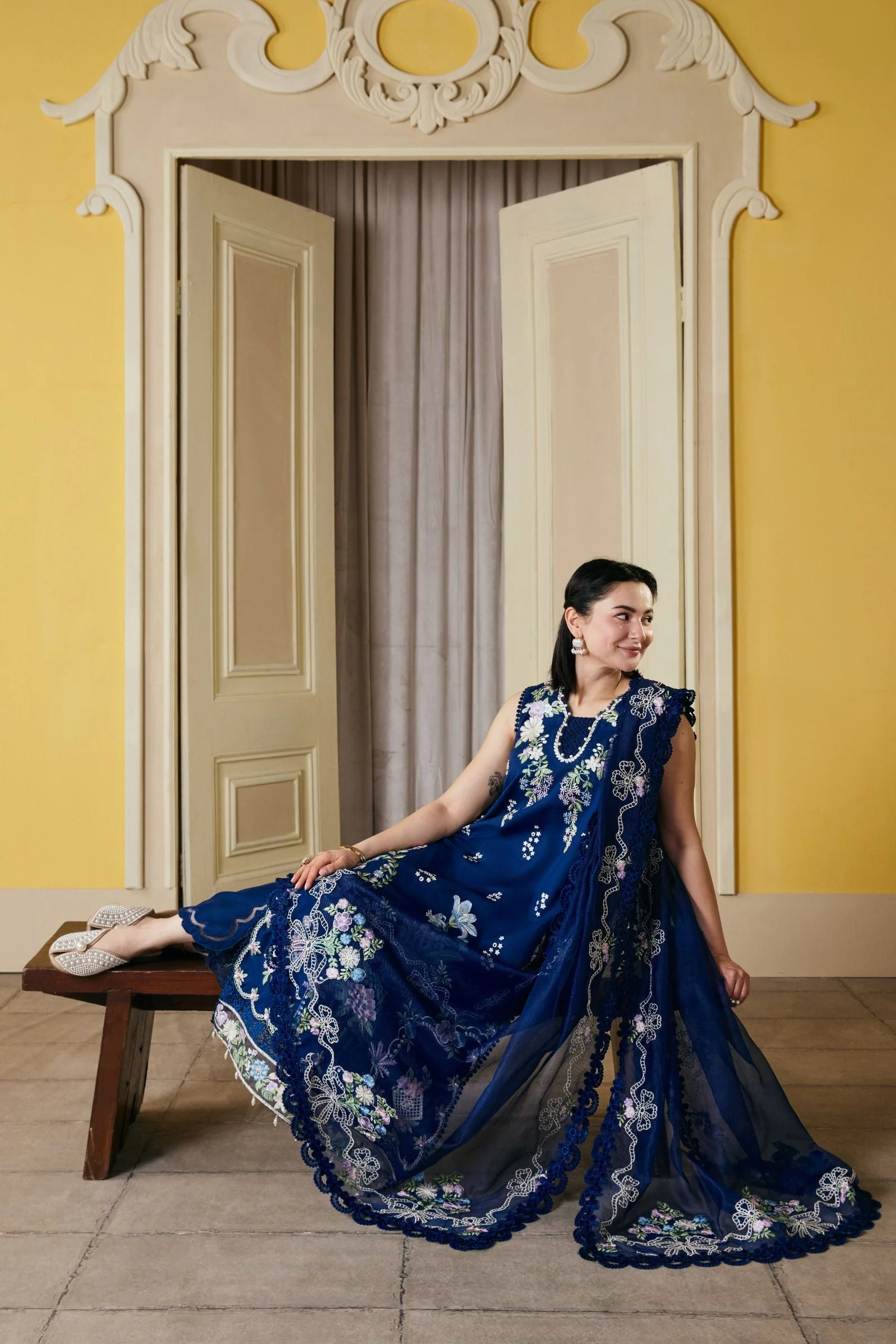 Maryam Hussain Eid Luxury Lawn – Sanam - Image 5