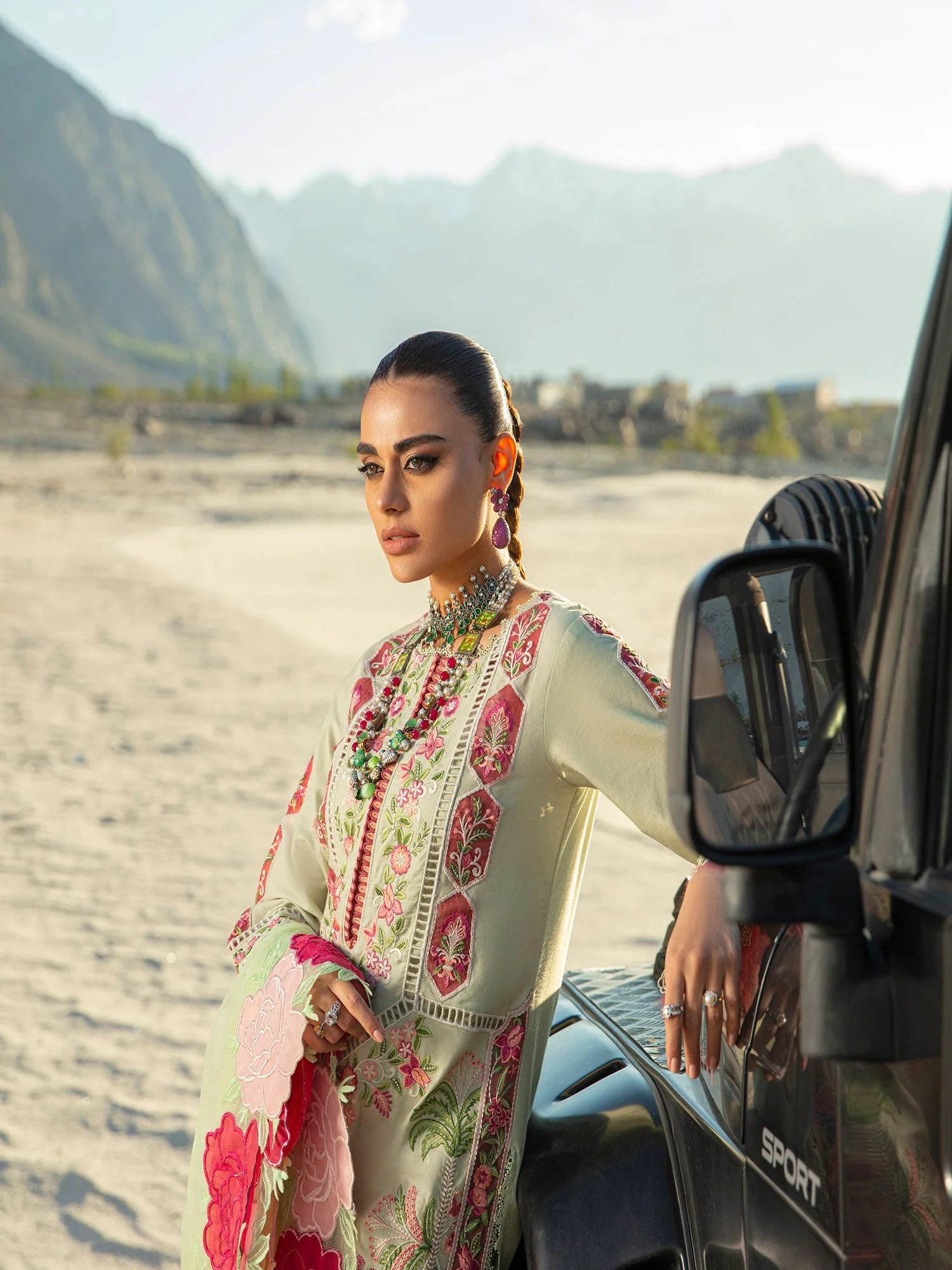 Maryam Hussain Luxury Lawn Collection Vol-II – ROSES - Image 4
