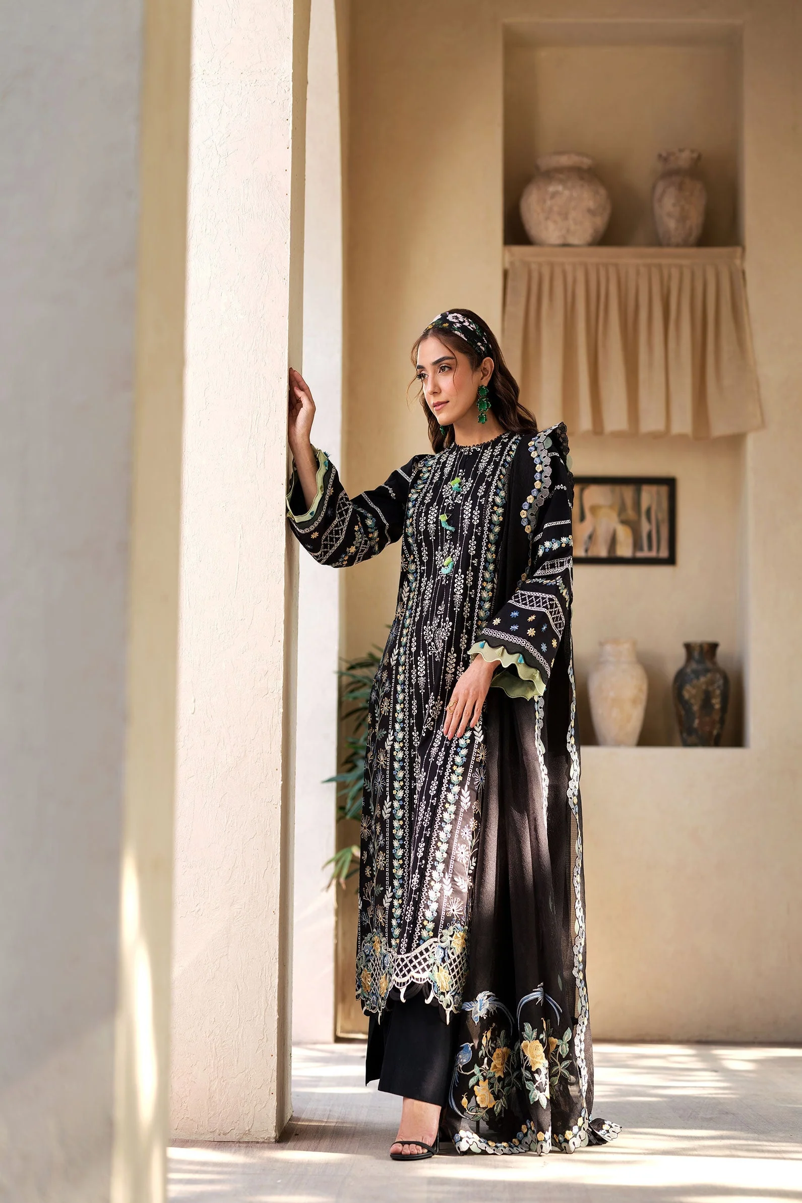 Maryam Hussain Luxury Lawn – Dawn - Image 5