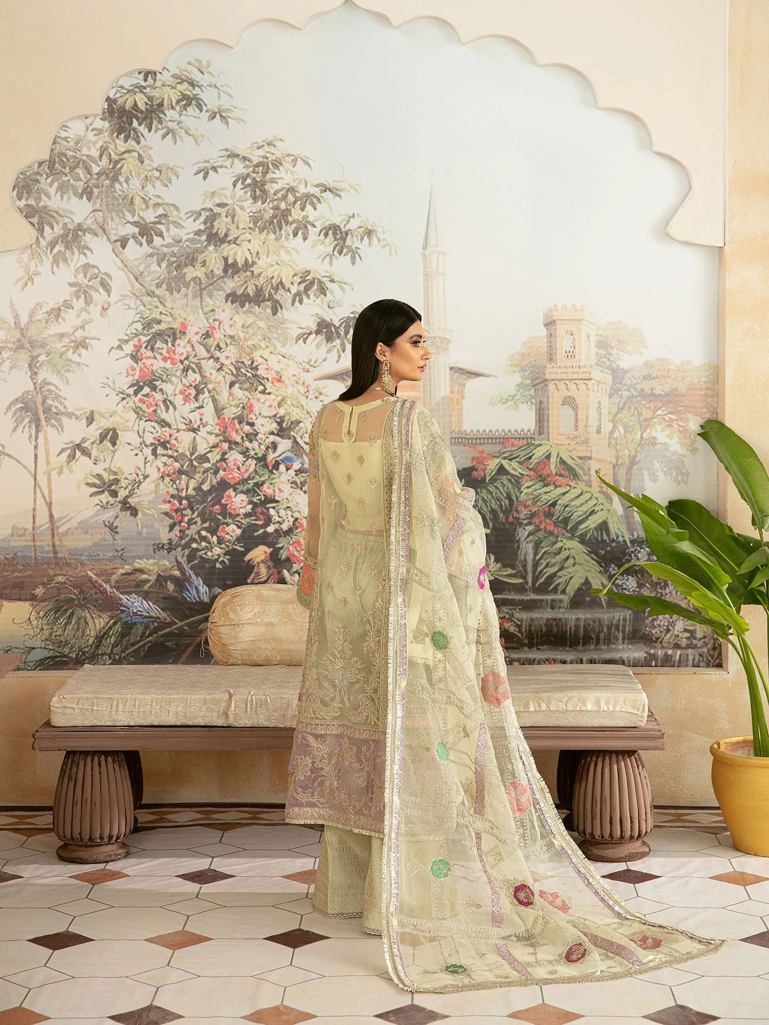 Maryam Hussain Marwa Luxury Festive Formals 2022 – NAAZ - Image 3