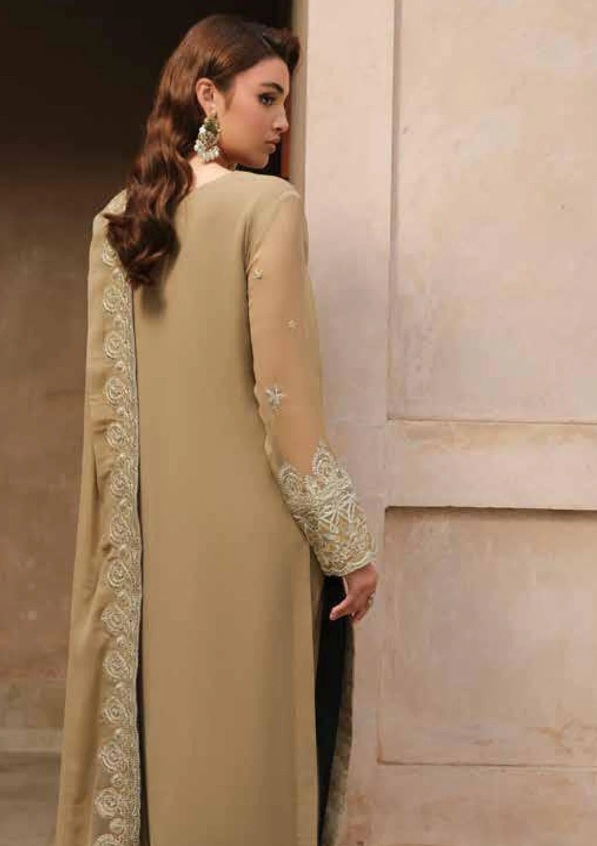 Maryum N Maria - Freesia Emira Luxury Formals – FW-40031 - Farrin - Image 9