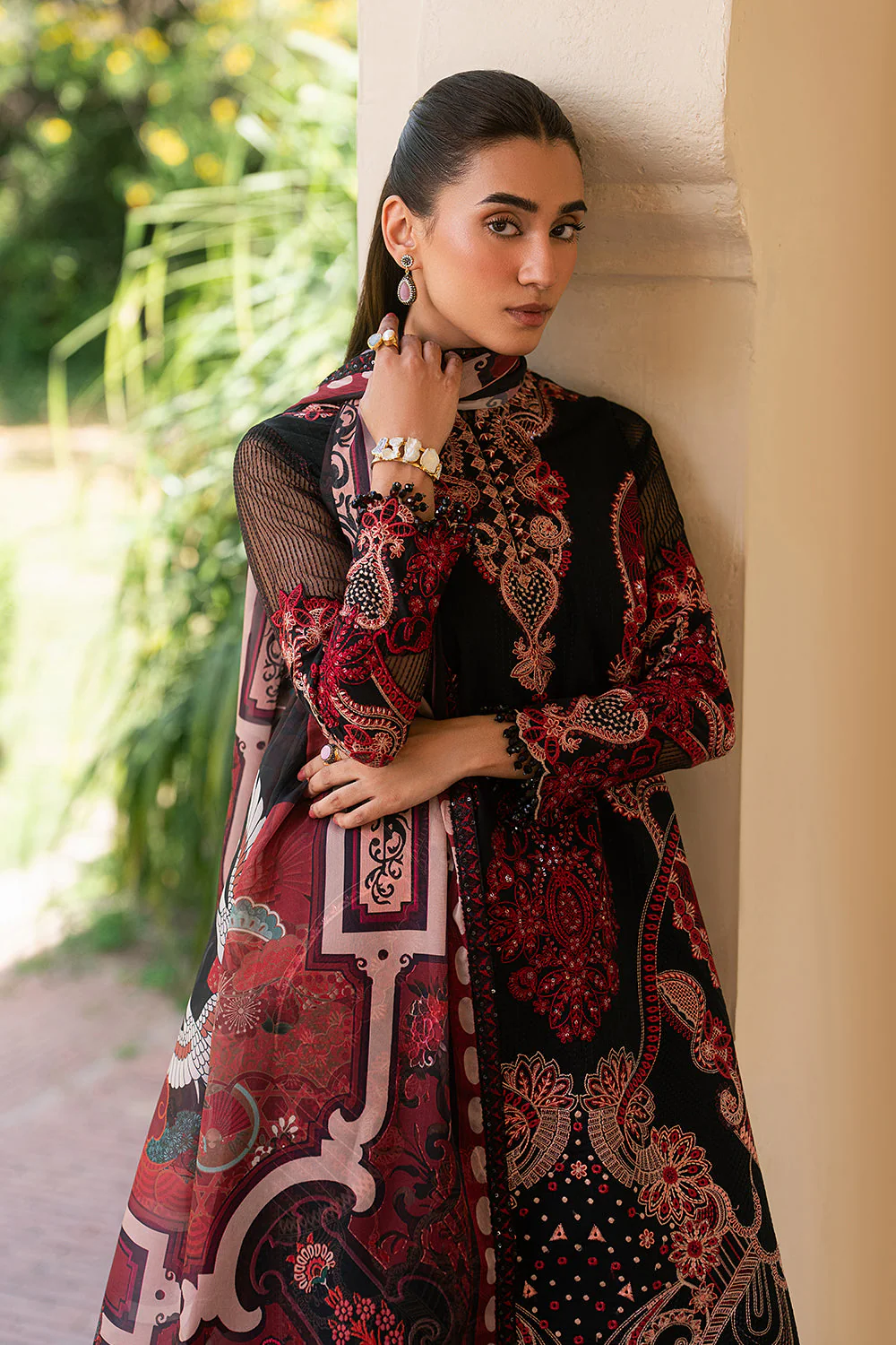 Maryum N Maria Luxury Lawn – AMARYLLIS - MSU0630 - Image 3