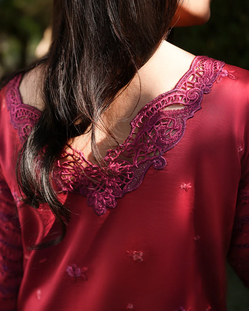 Mushq Amoi Luxury Lawn – Falling Petals - Image 5