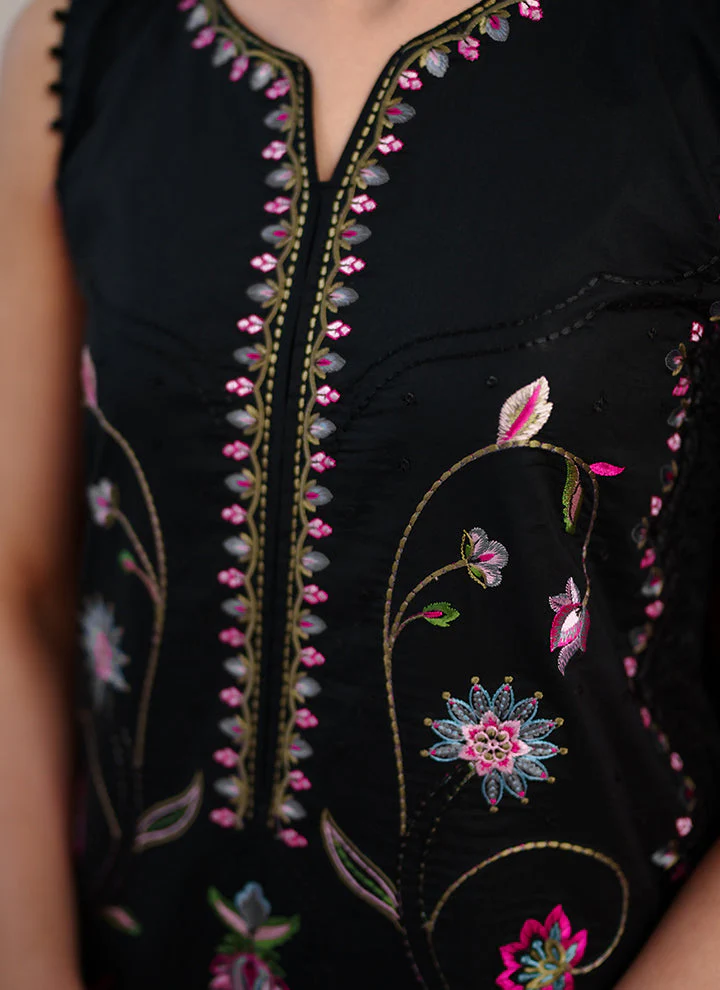 Neeshay Symphony Luxury Lawn – MIREA - Image 4
