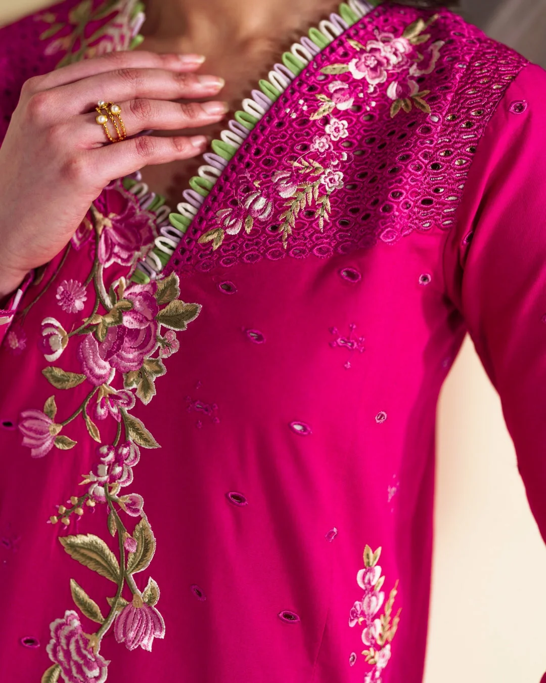 Neeshay Whispers of Summer Luxury Lawn – CECILY - Image 3