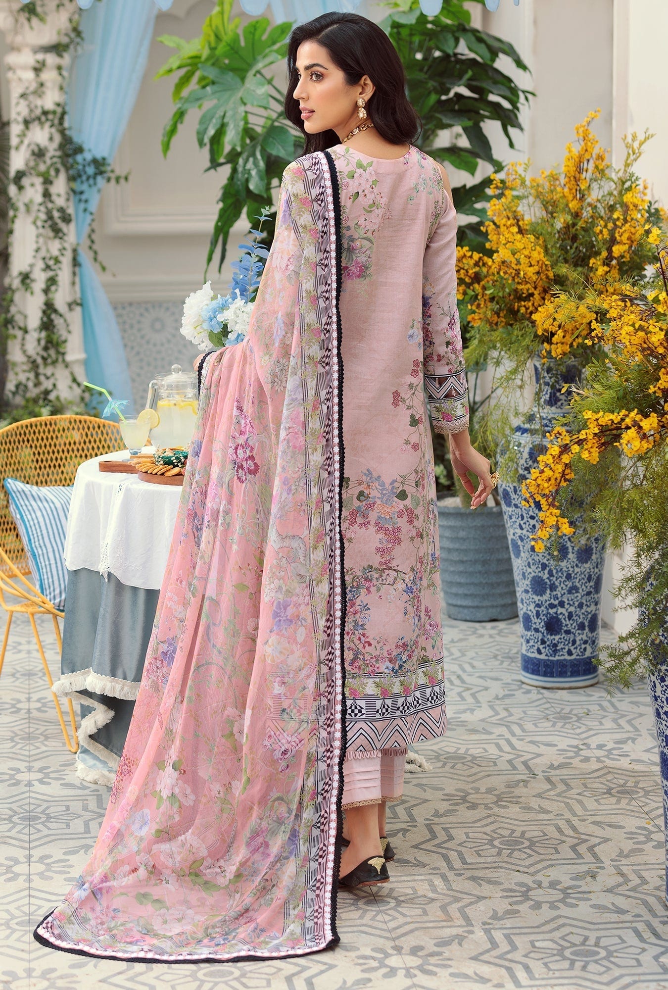 Noor Prints by Saadia Asad Lawn Collection 2022 – D2-A - Image 3