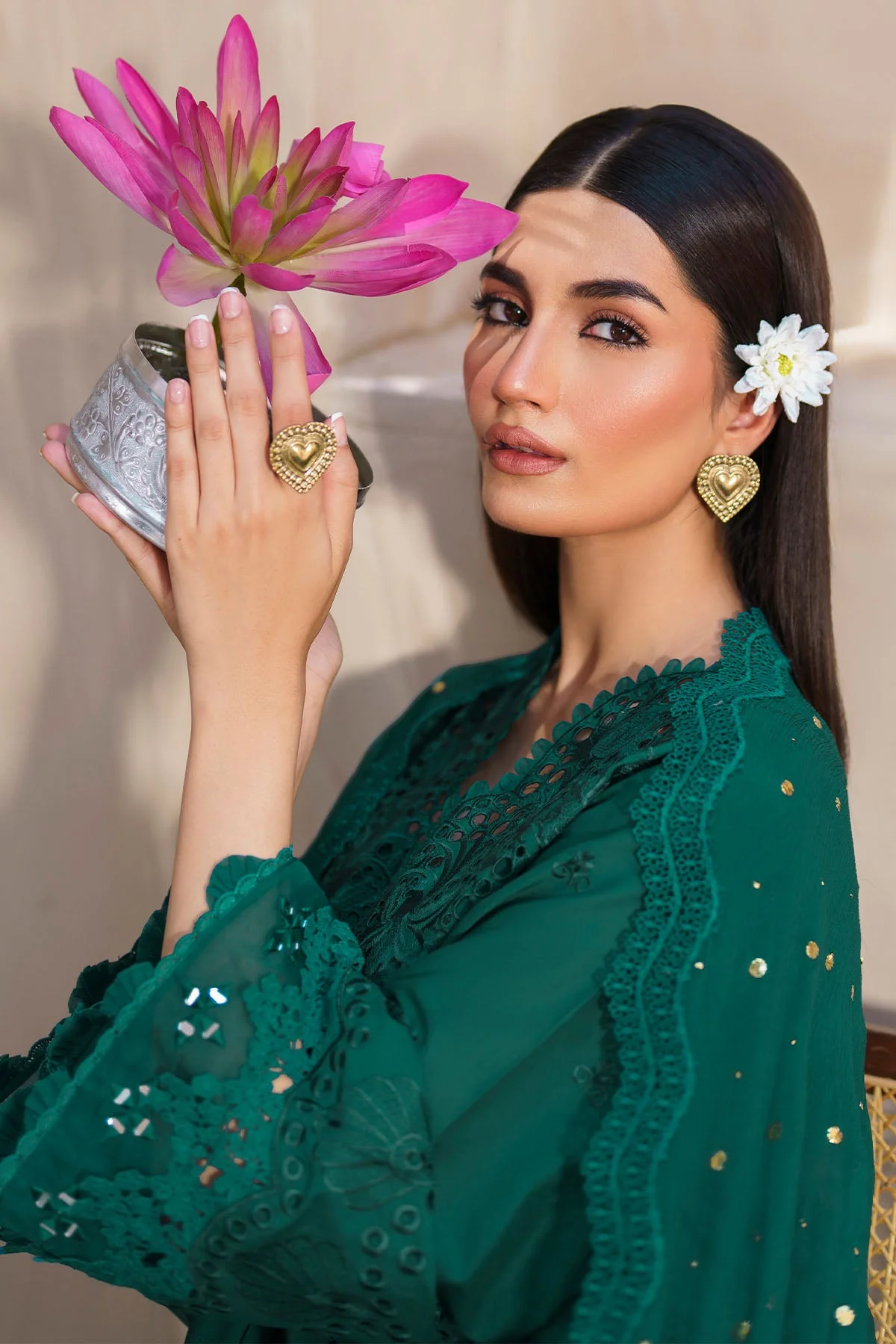 Nureh Bazaar Chikankari Lawn – NS-135 - Image 4