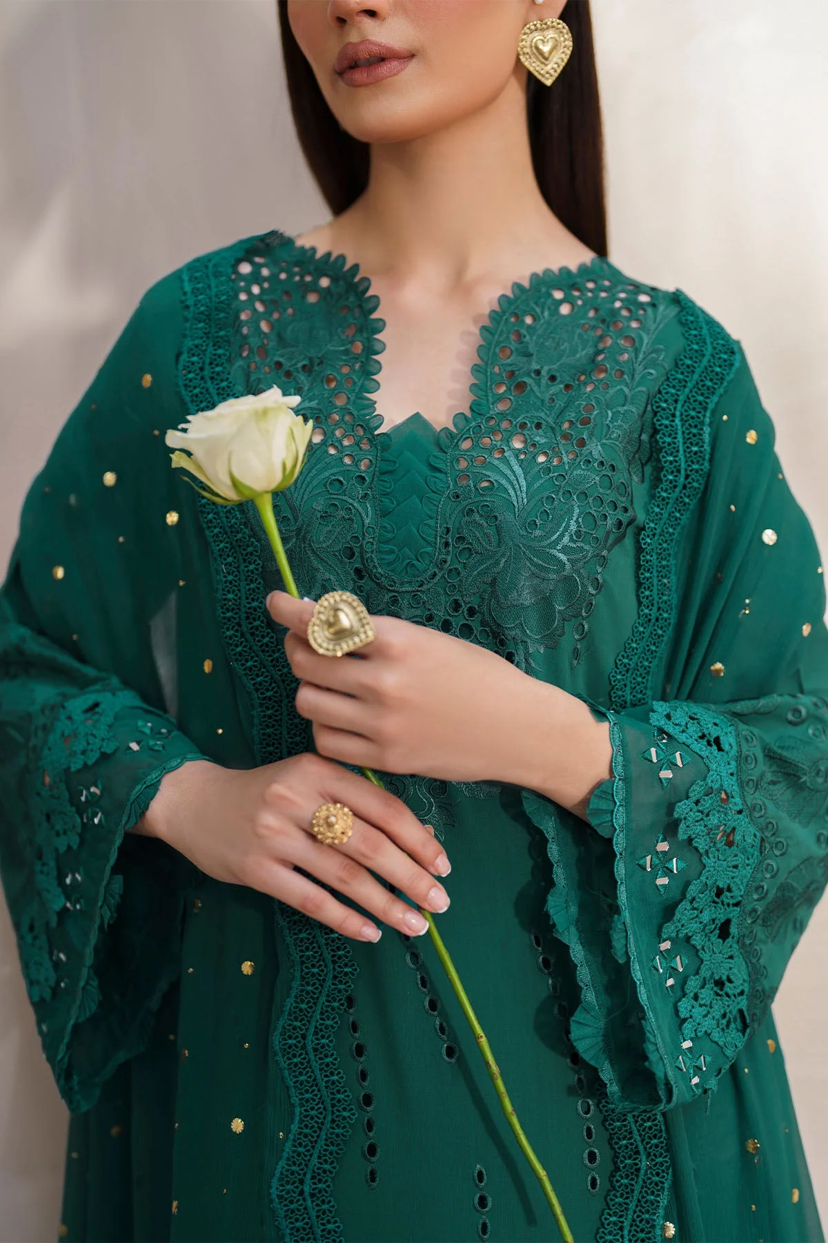 Nureh Bazaar Chikankari Lawn – NS-135 - Image 9