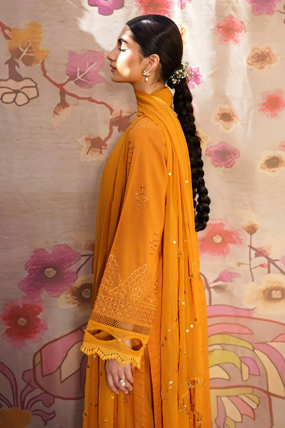 Nureh Bazaar Chikankari Lawn – NS-138 - Image 3