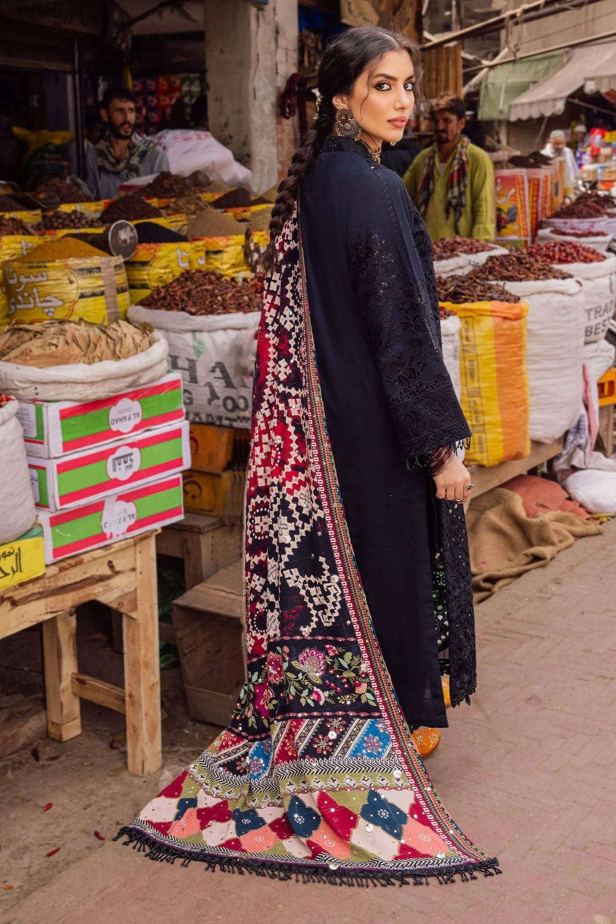 Nureh Bazaar Festive Lawn – NE-52 - Image 2