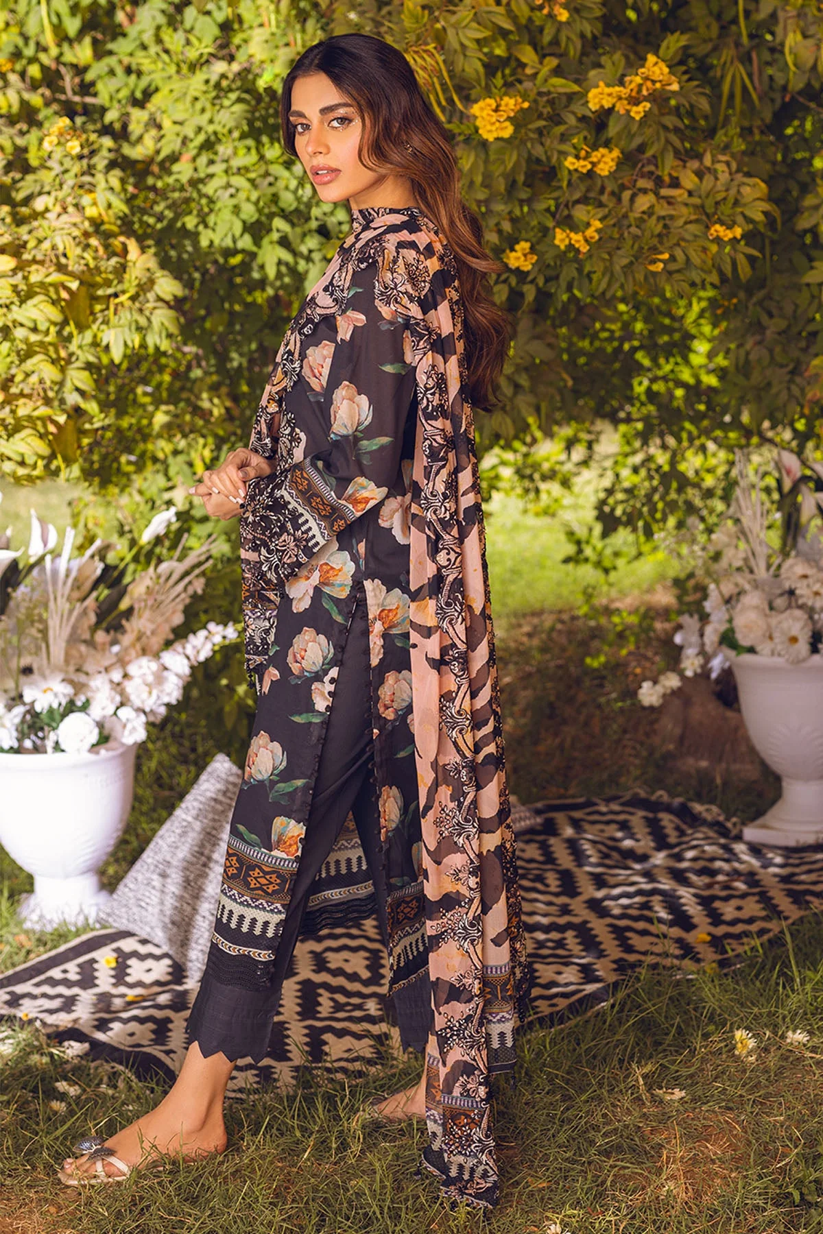 Nureh Gardenia Lawn Collection 2023 – NSG- 92 - Image 4